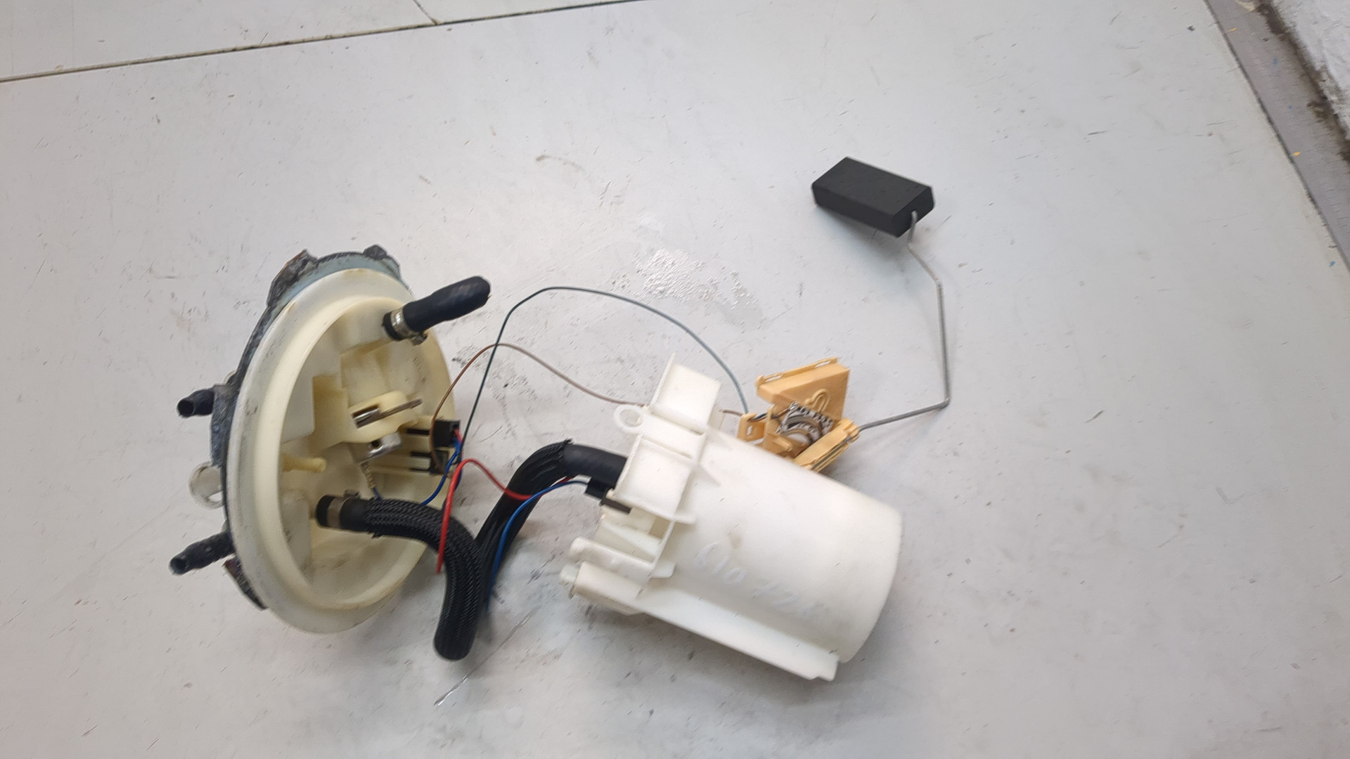 Насос топливный электрический