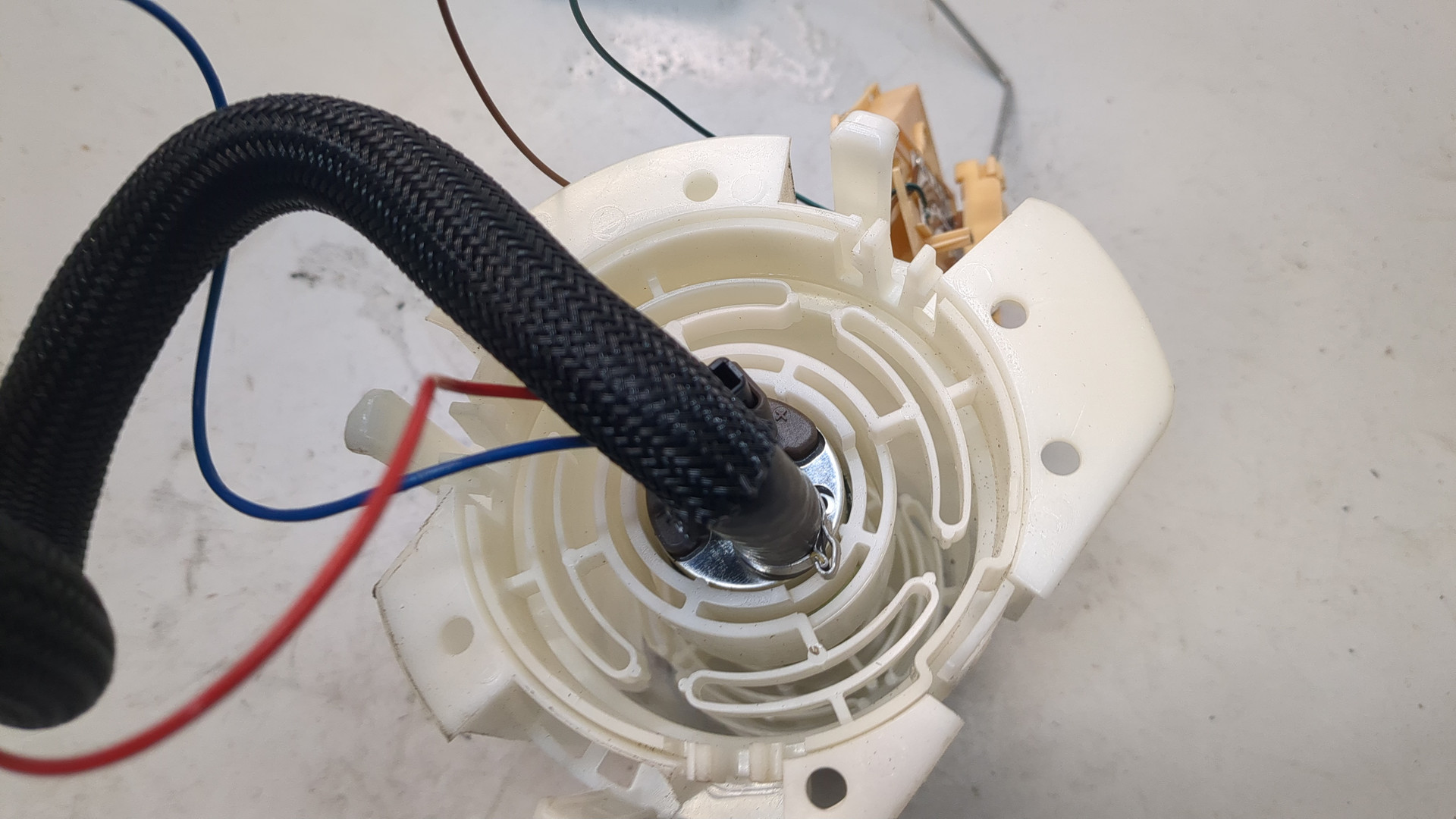 Насос топливный электрический