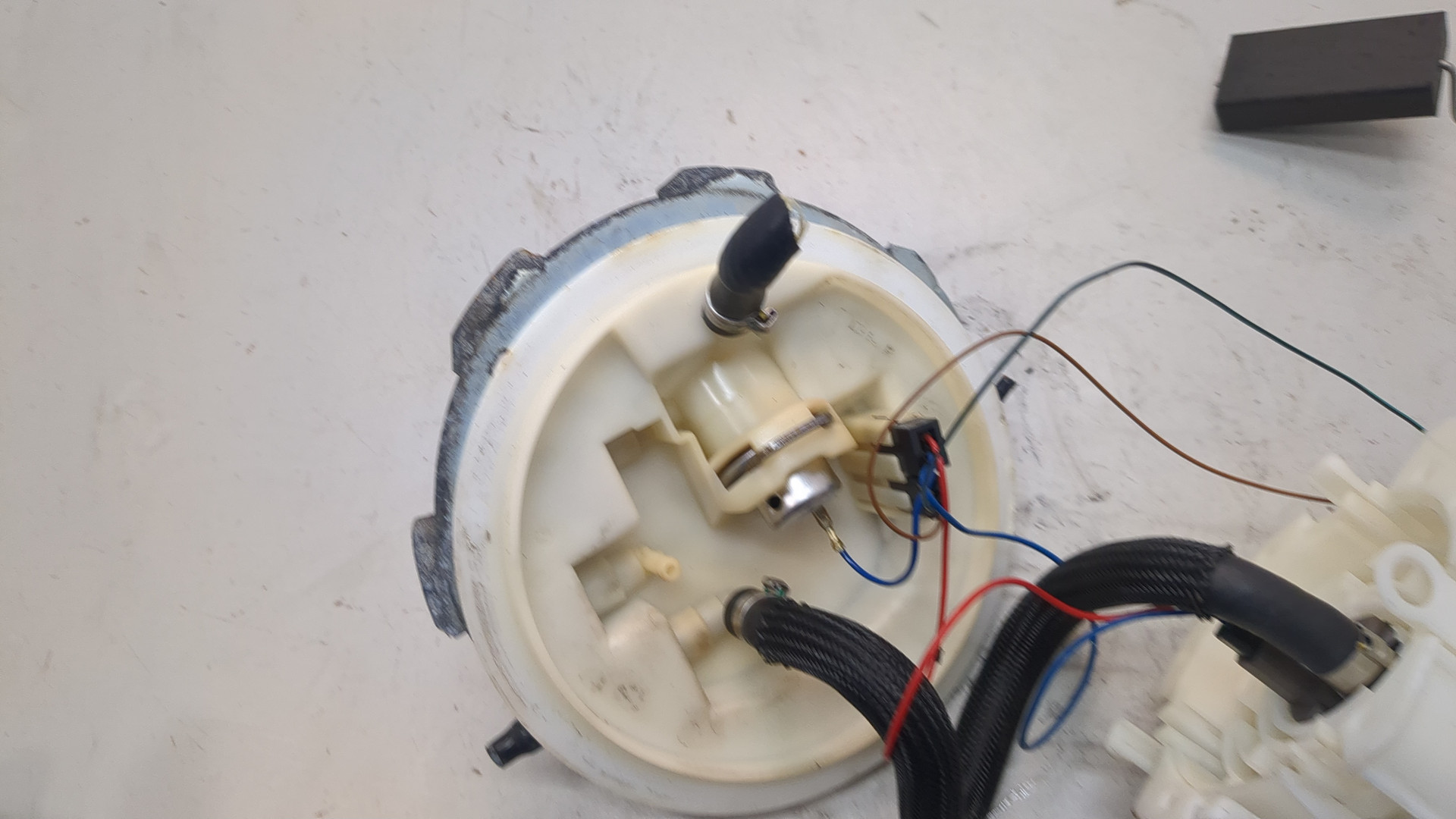 Насос топливный электрический