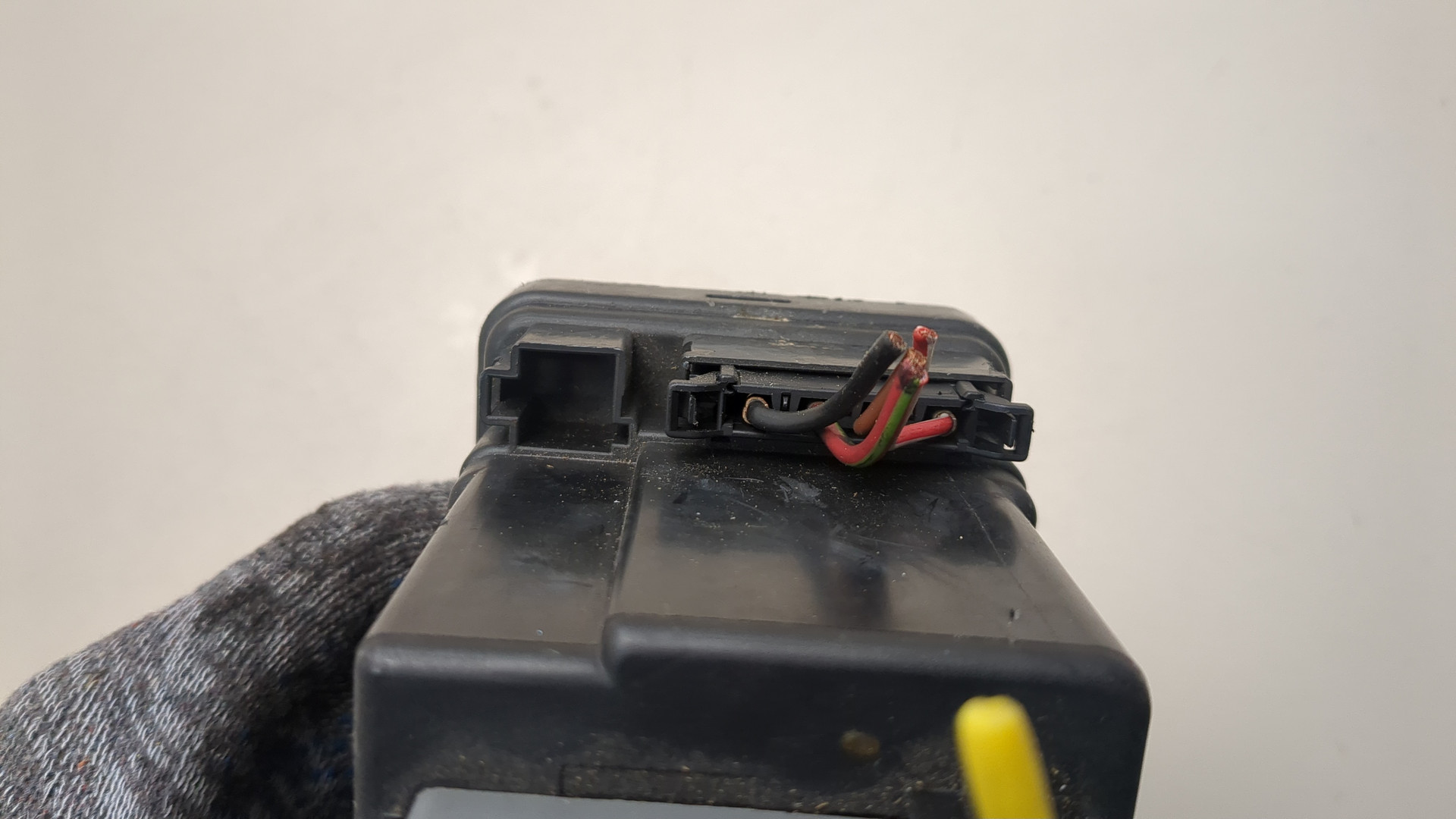 Вакуумное устройство системы центрального замка