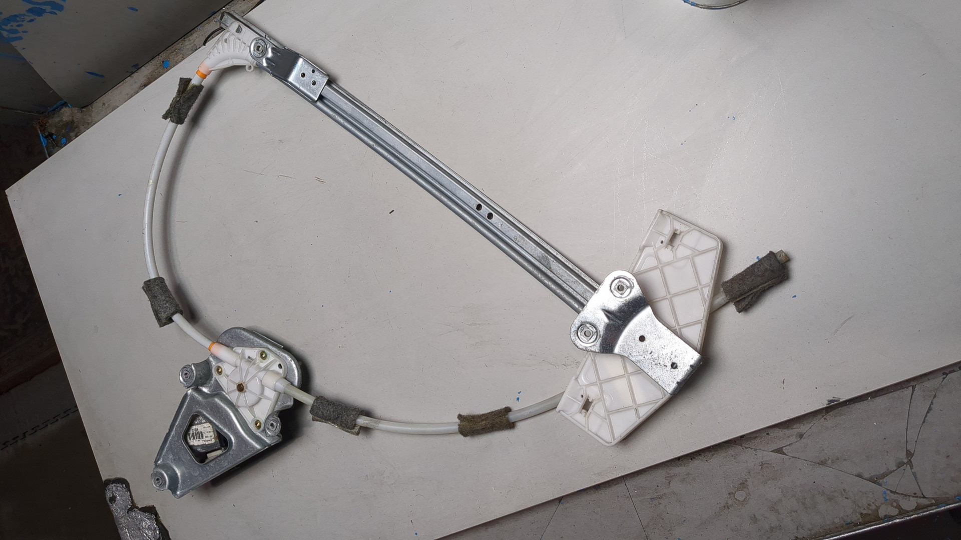 Стеклоподъемник электр. передний правый