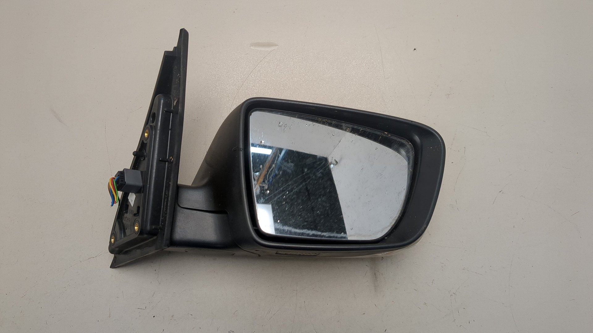 Зеркало правое электрическое