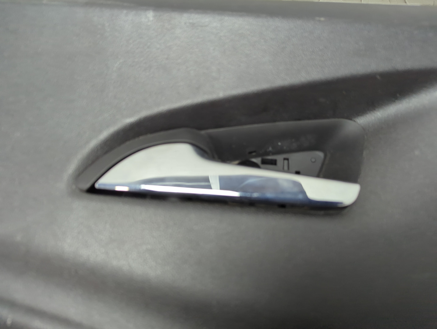 Обшивка двери задней левой