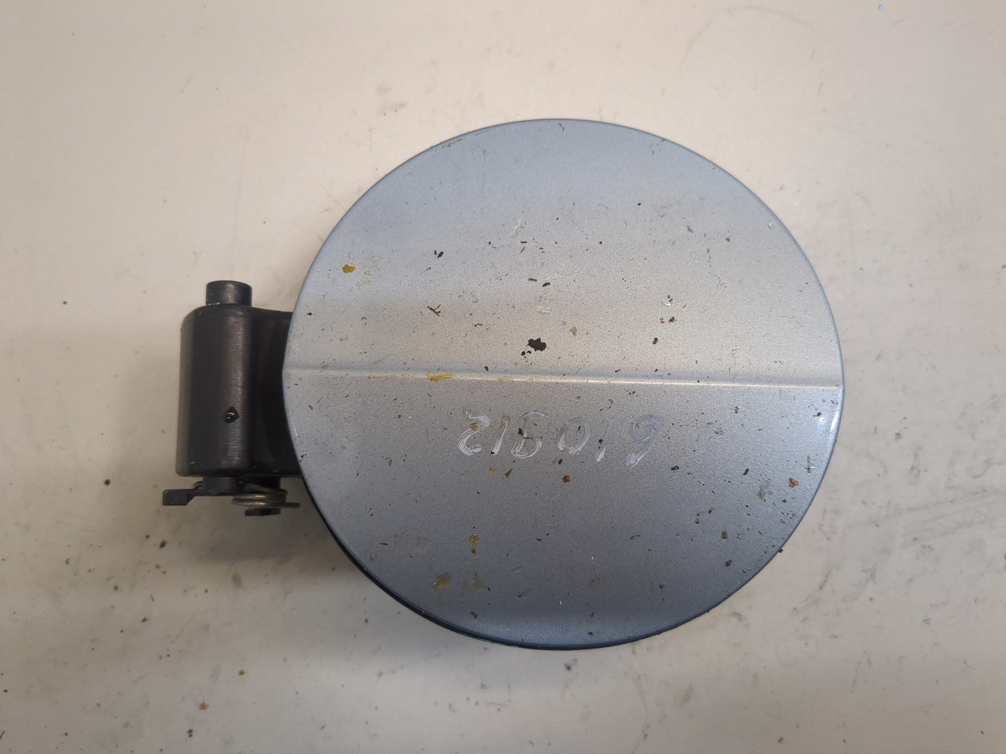 Лючок бензобака