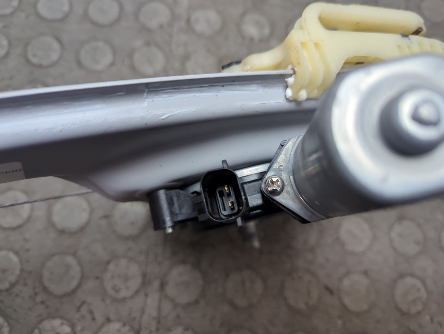 Стеклоподъемник электр. задний левый