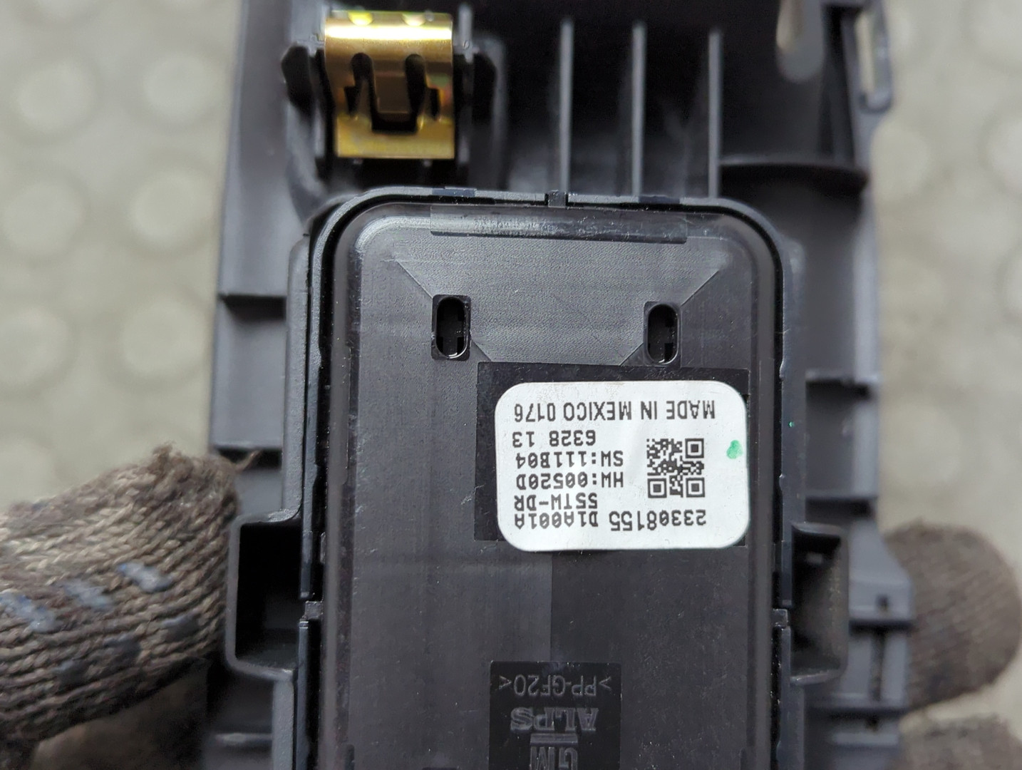 Кнопка стеклоподъемника