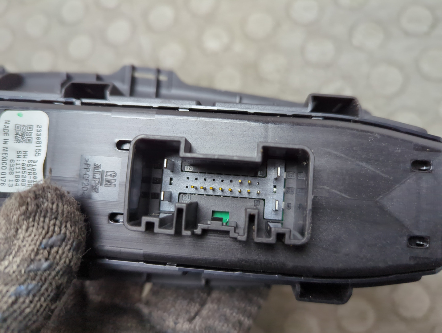 Кнопка стеклоподъемника