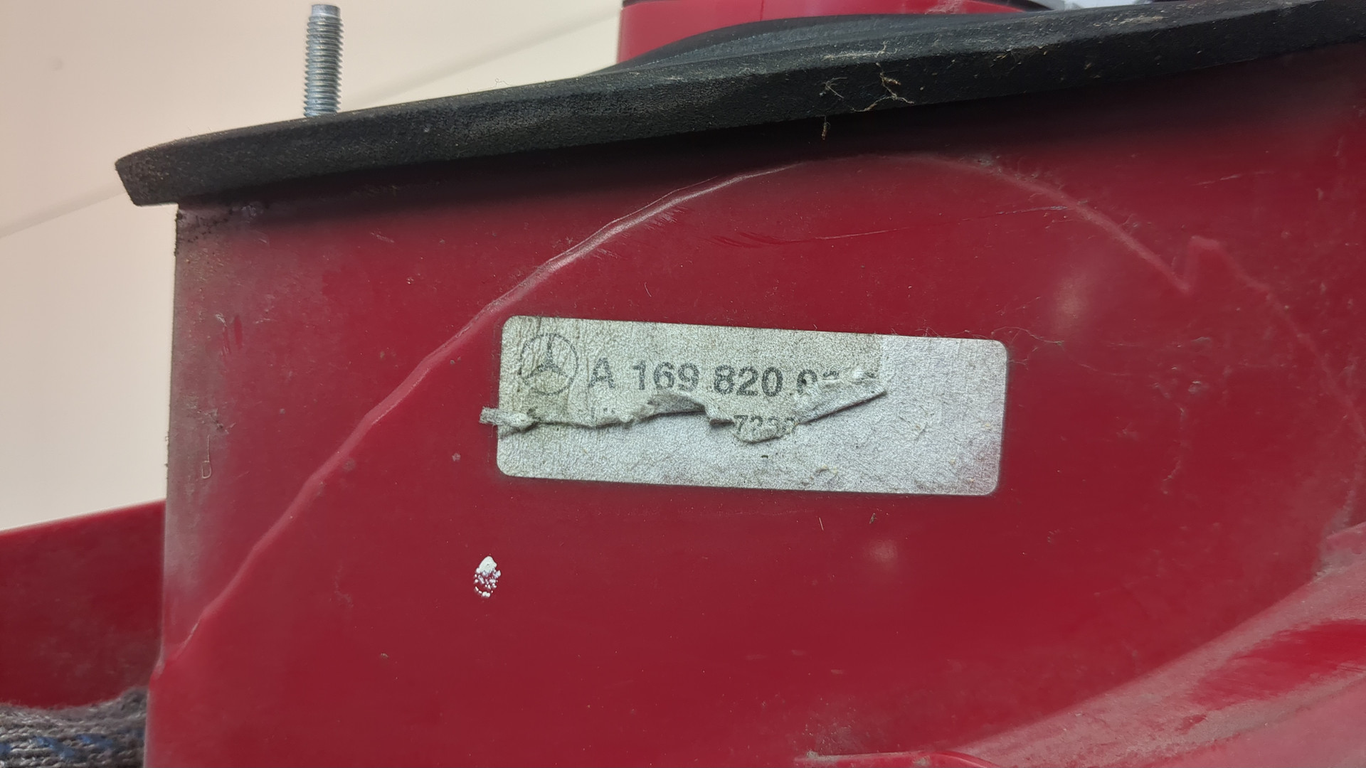 Фонарь задний левый