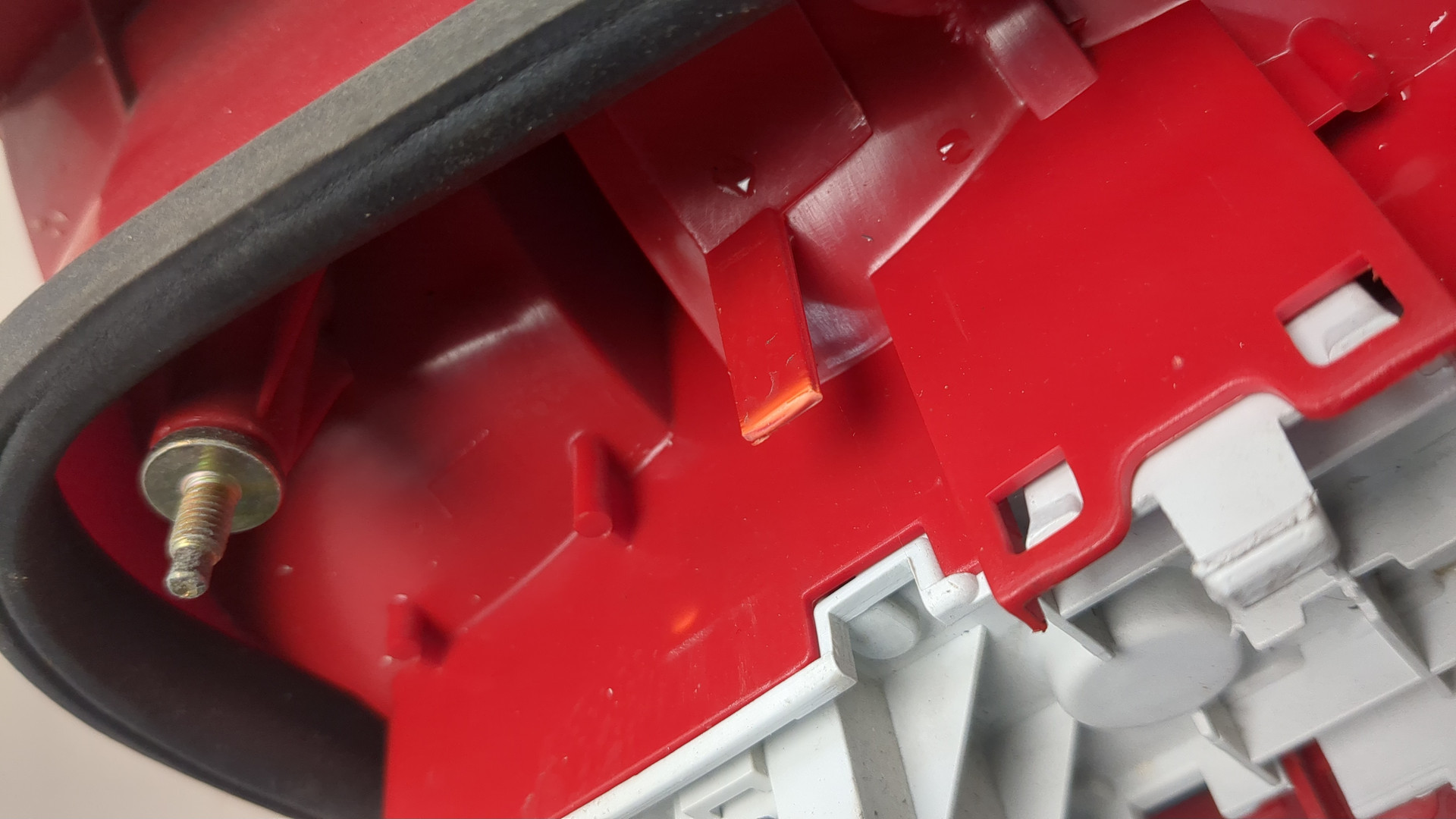 Фонарь задний левый