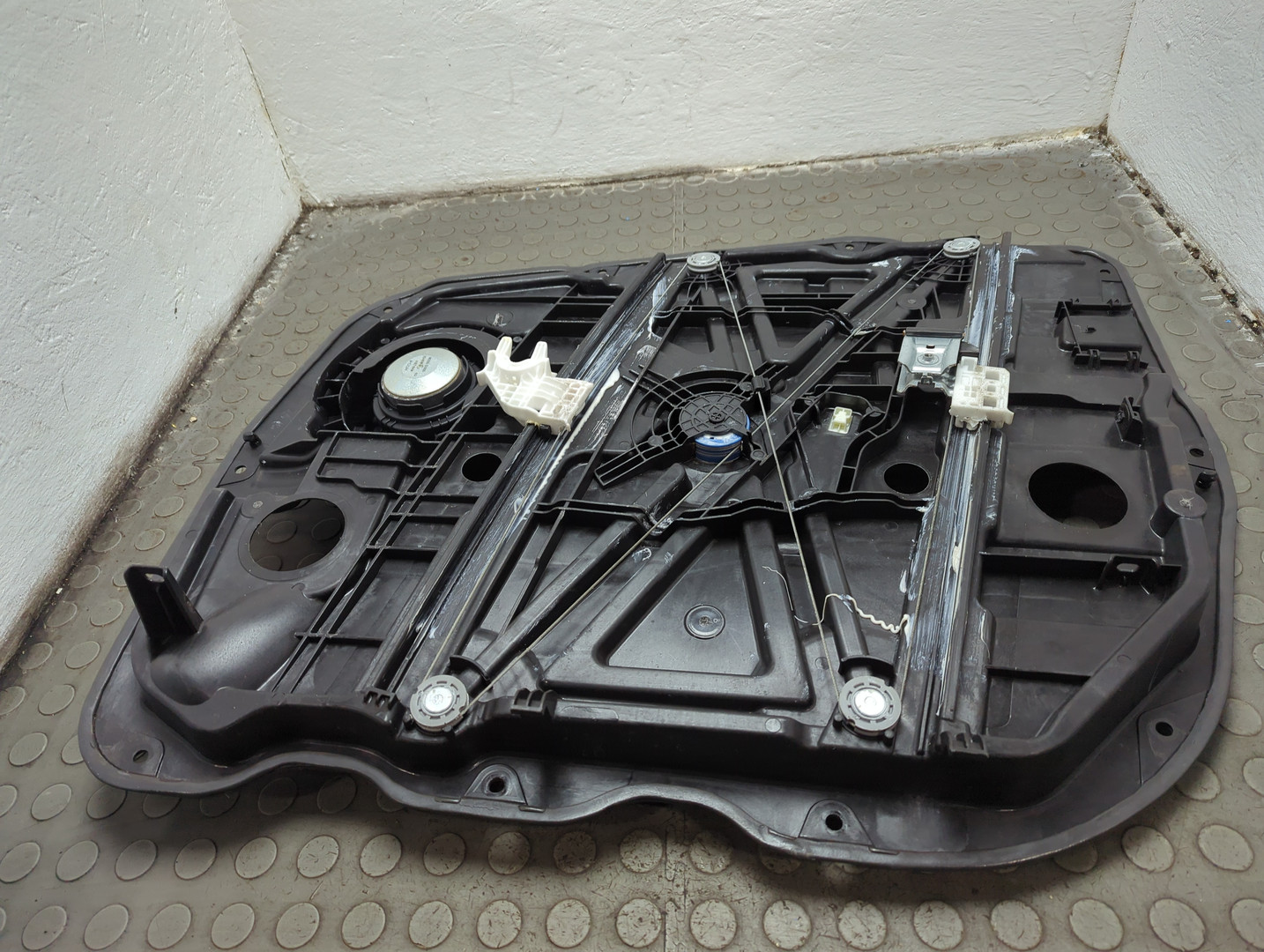 Стеклоподъемник электр. передний левый