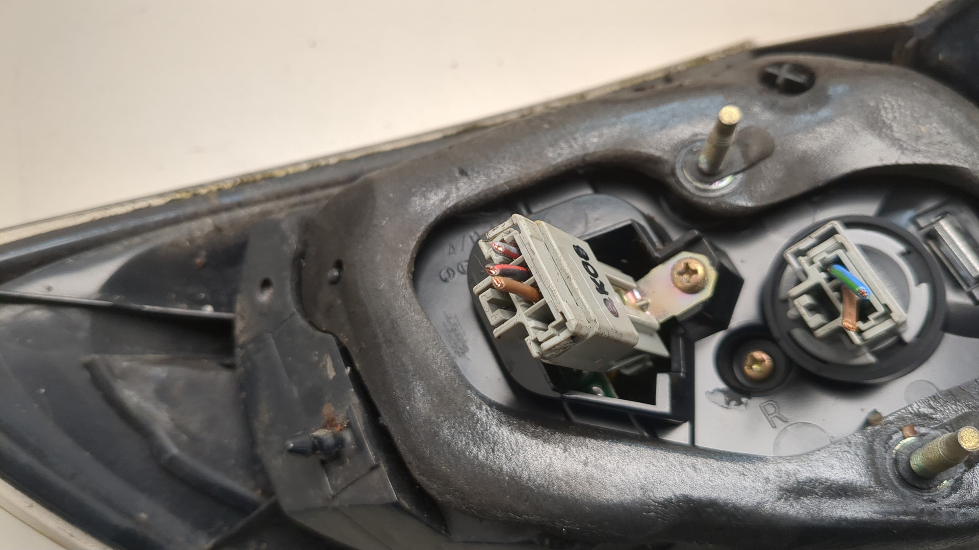 Фонарь задний правый