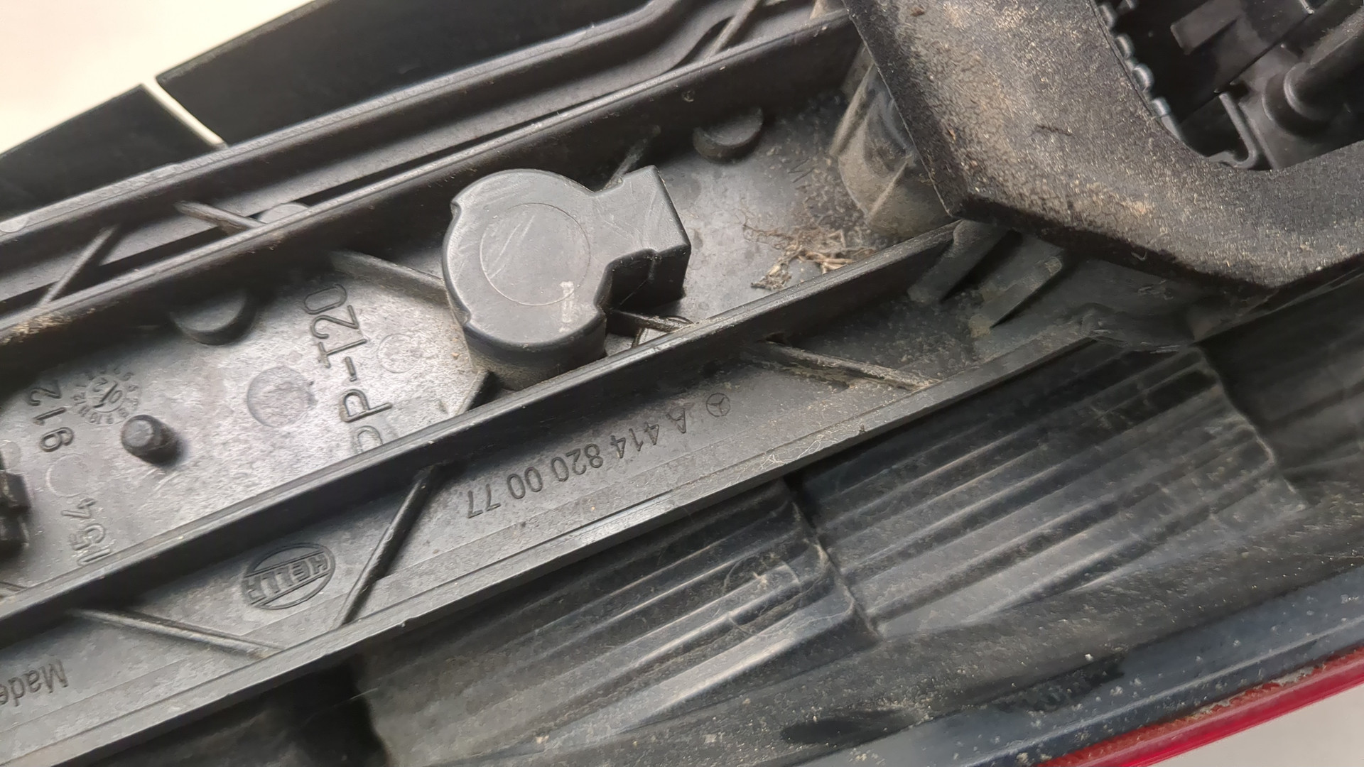 Фонарь задний правый