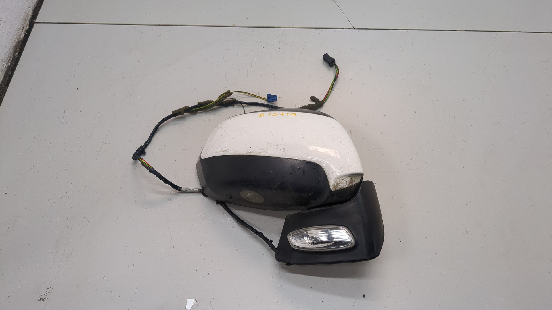 Зеркало правое электрическое