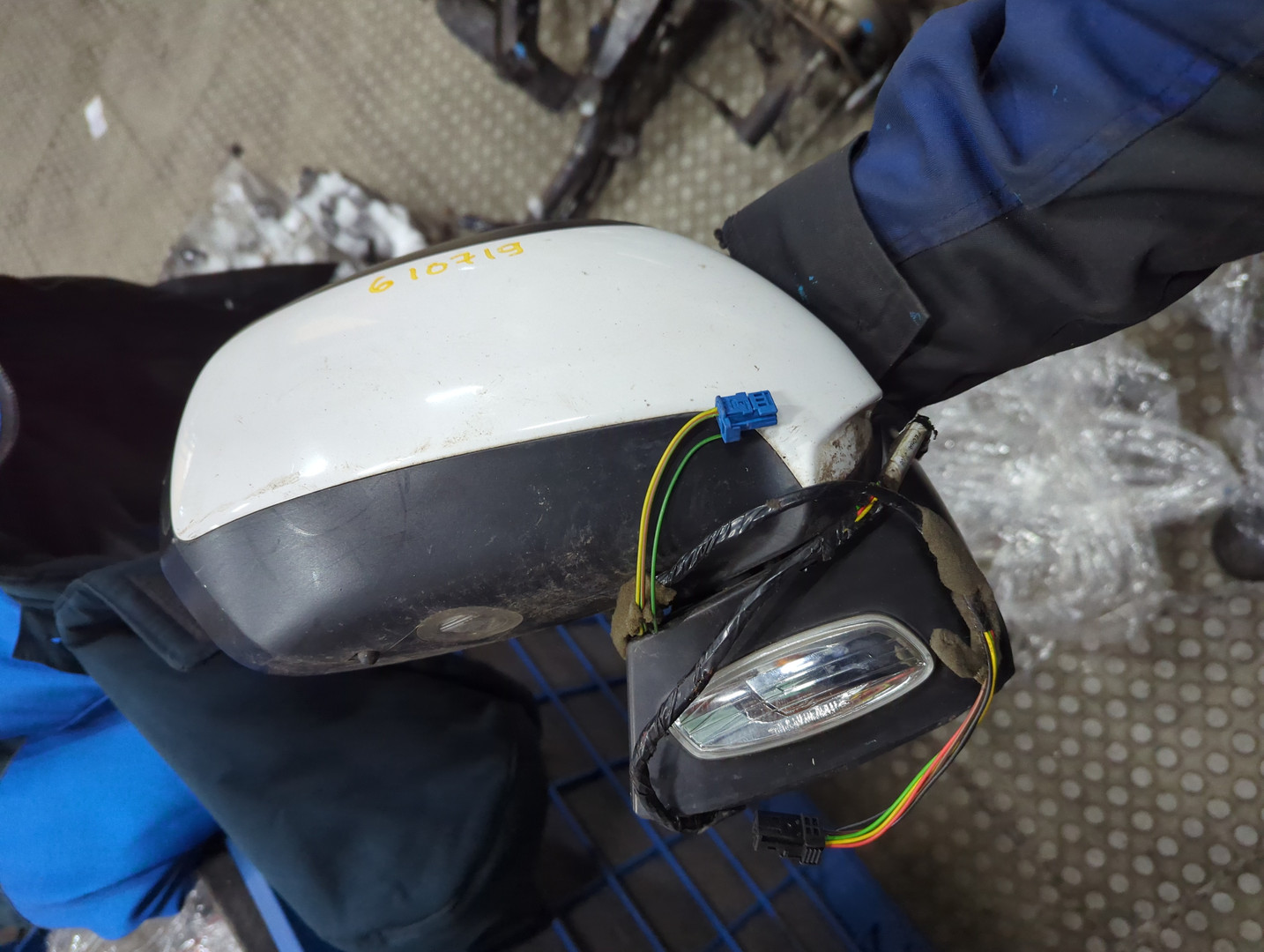 Зеркало правое электрическое