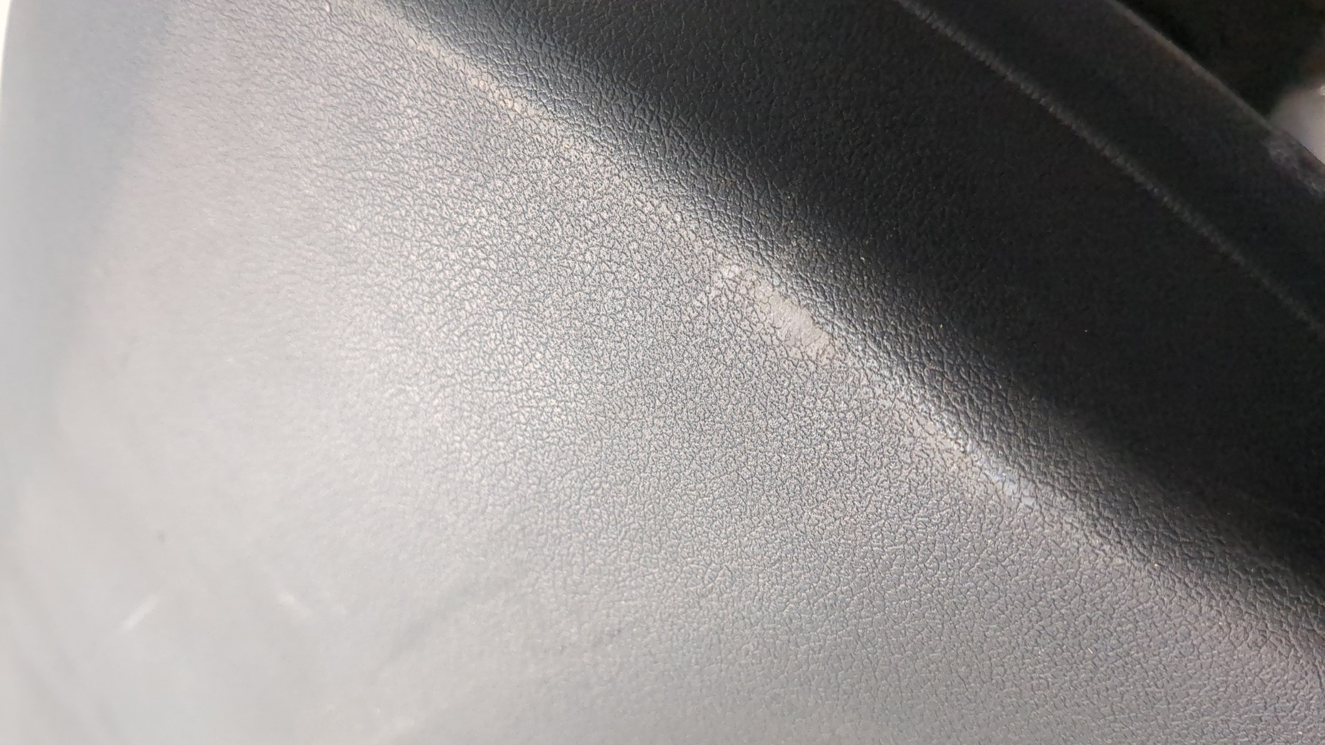 Обшивка двери передней левой