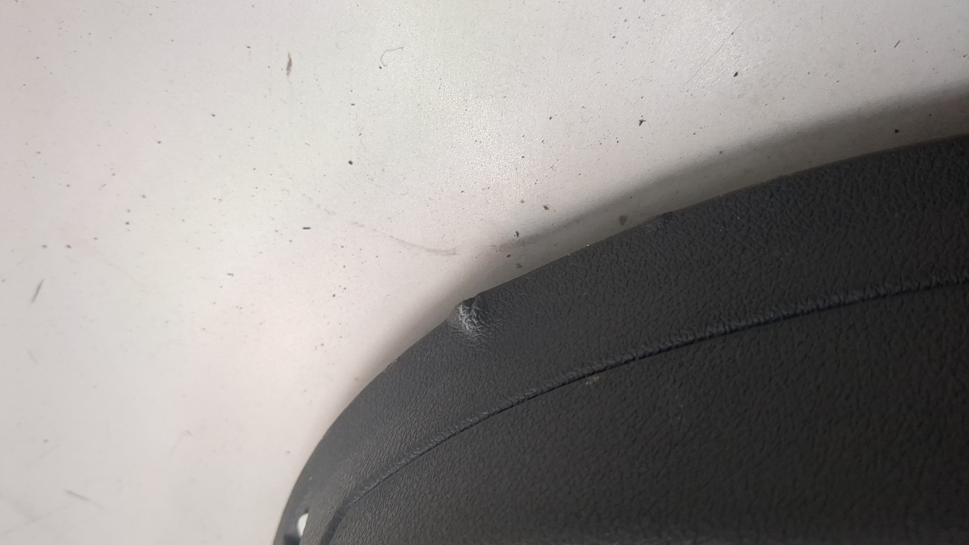 Обшивка двери передней левой