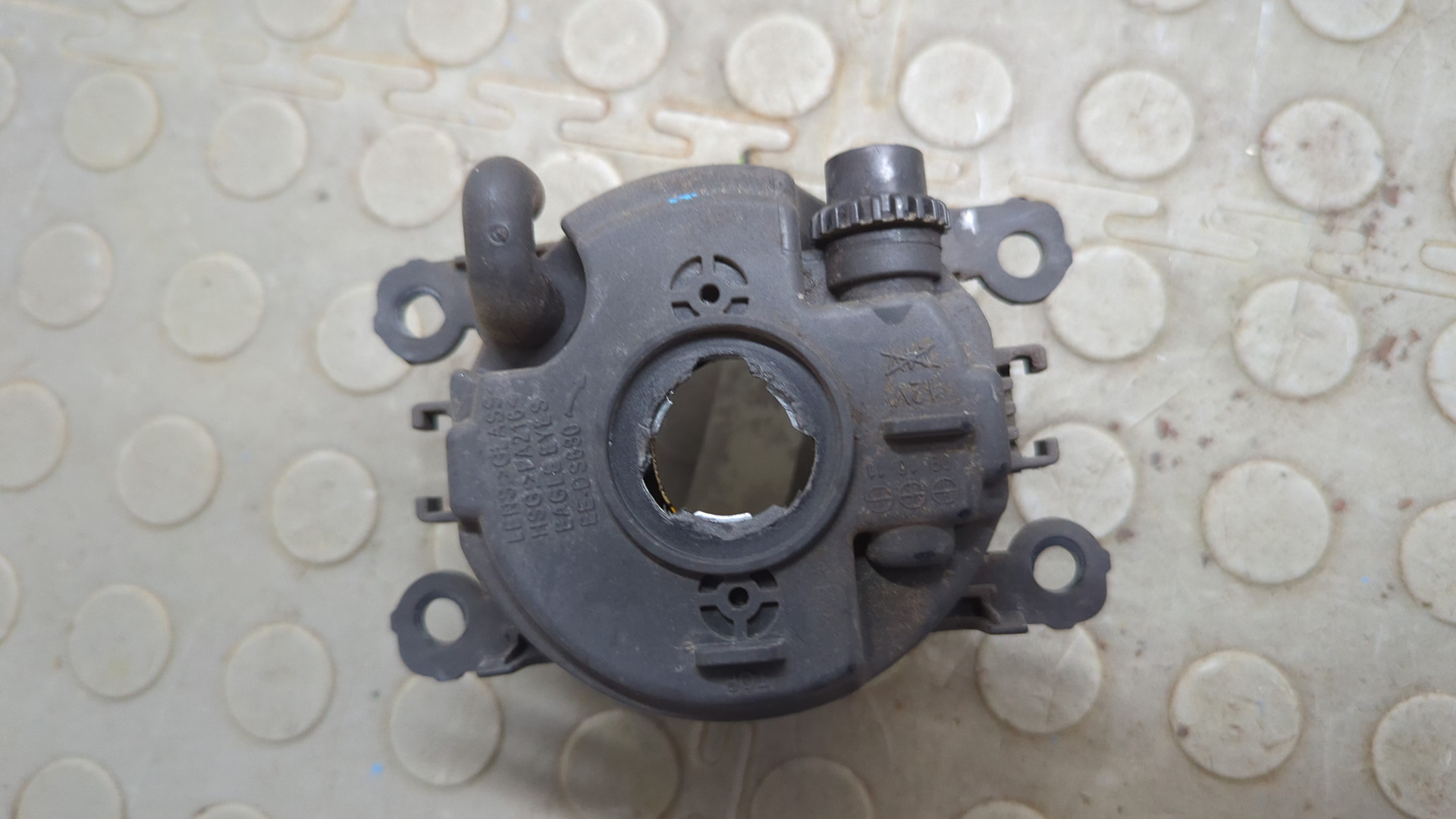 Фара противотуманная правая