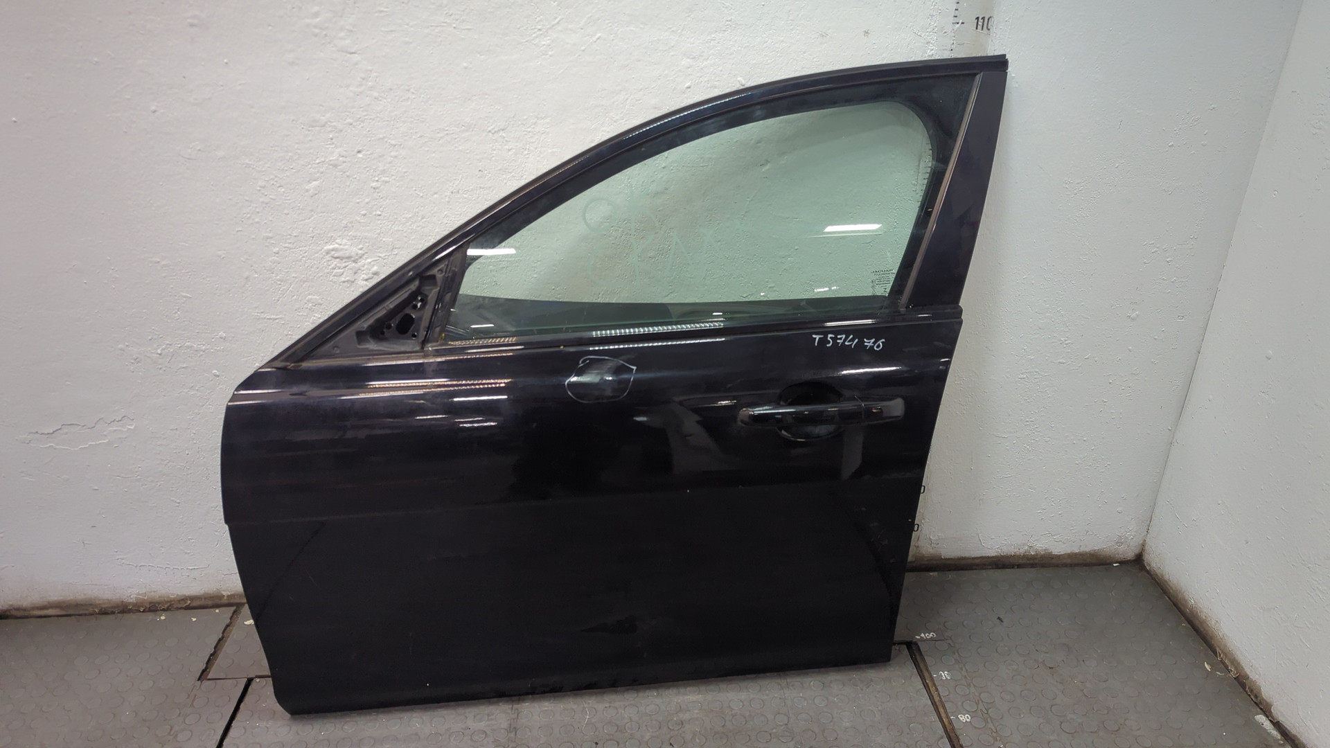 Дверь передняя левая