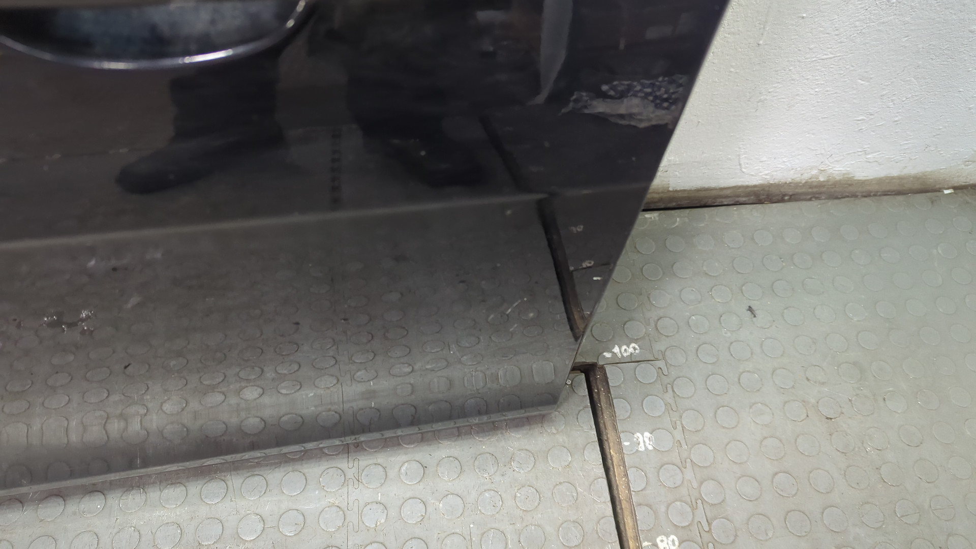 Дверь передняя левая