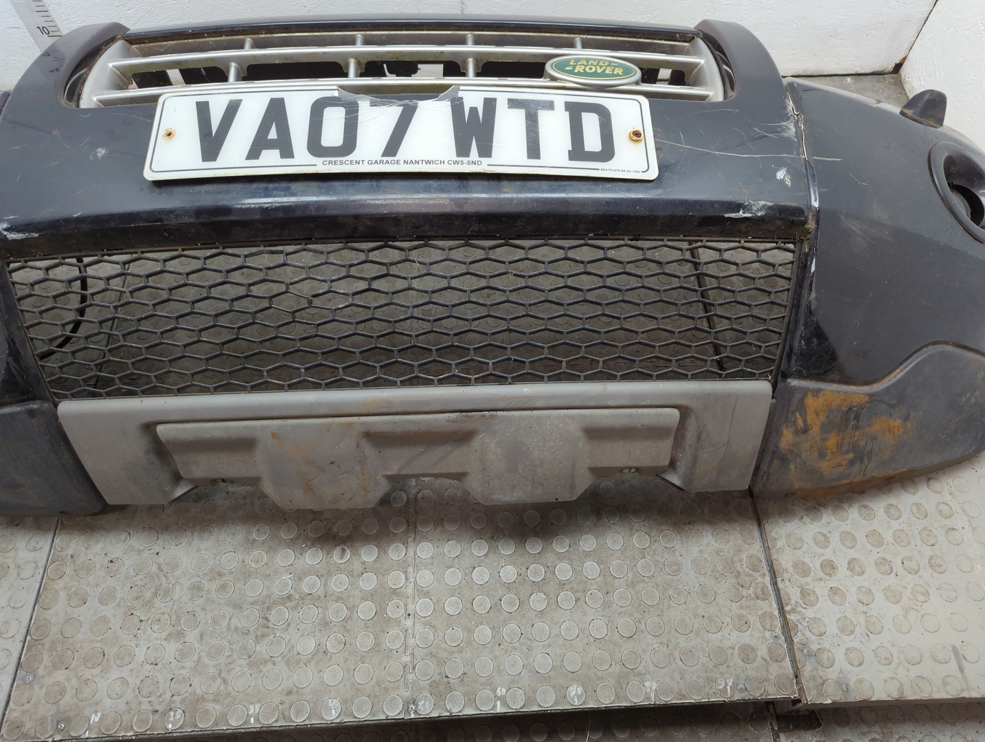 Бампер передний