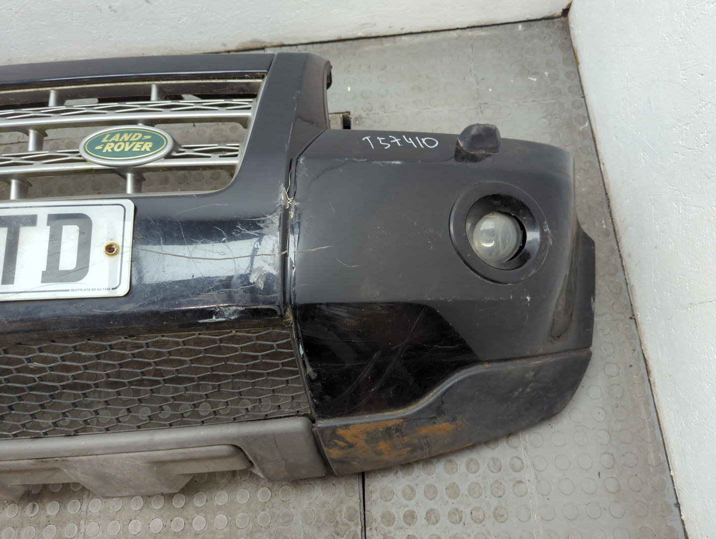 Бампер передний