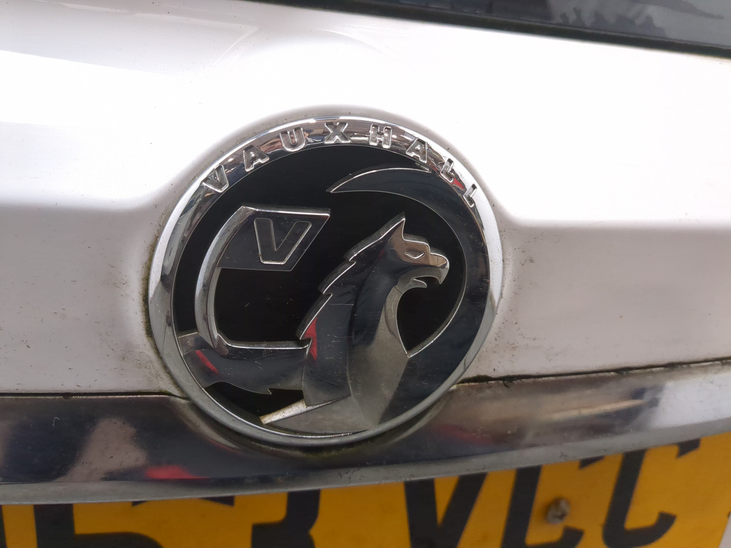 Дверь багажника