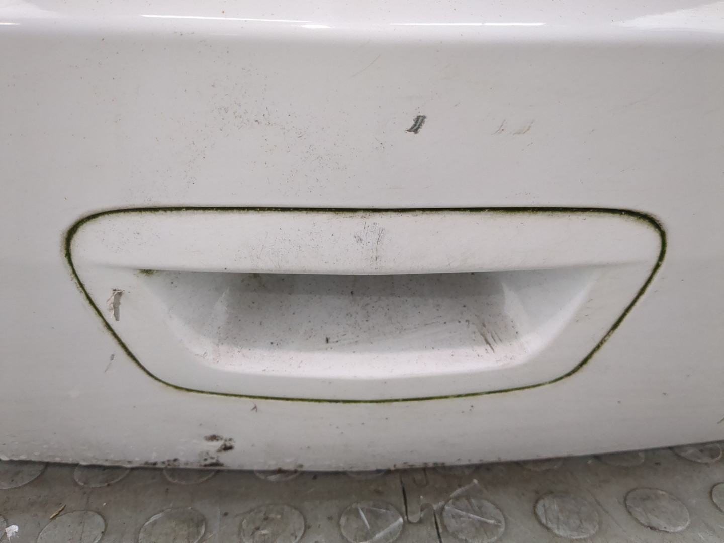 Дверь багажника