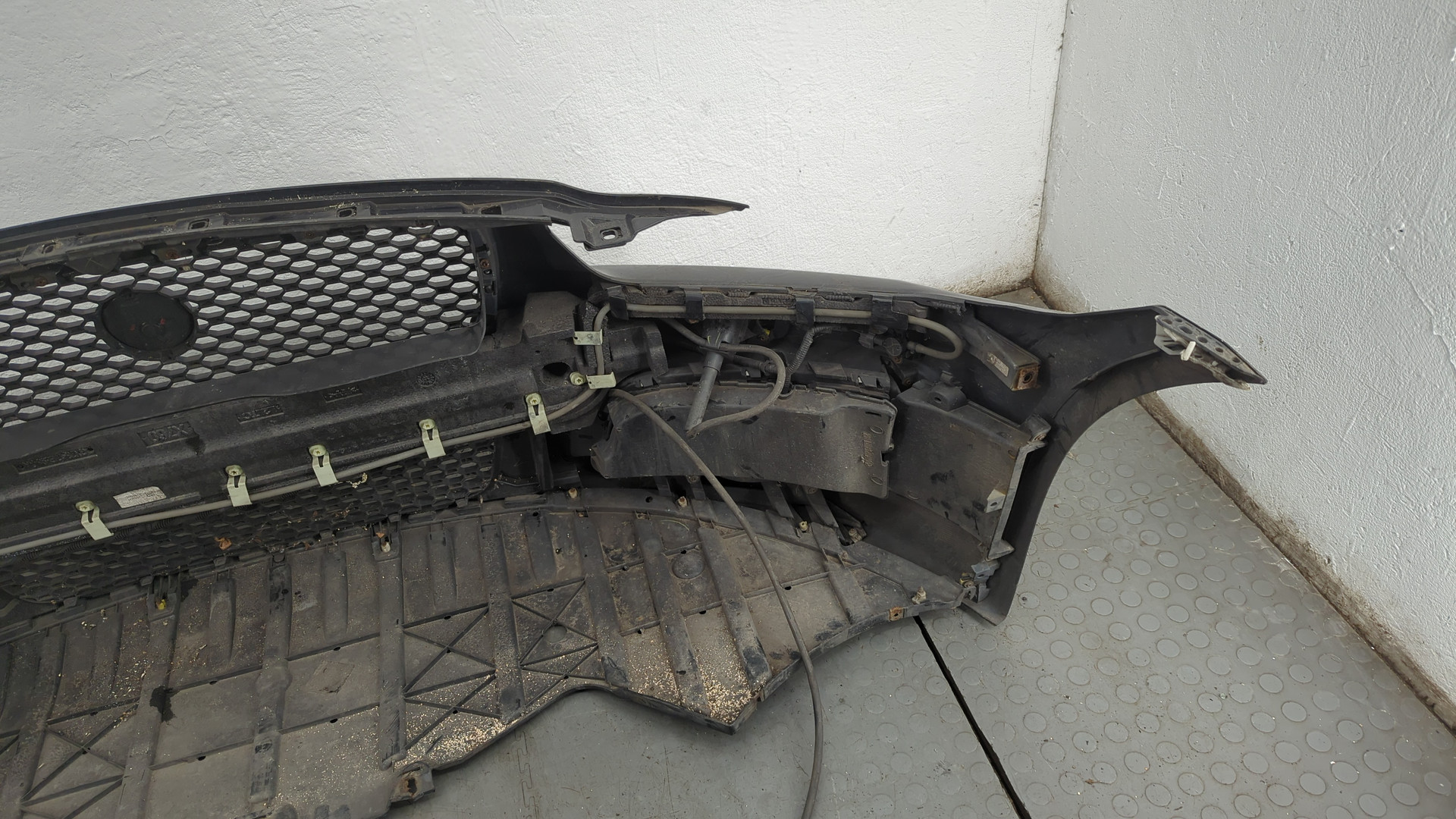 Бампер передний