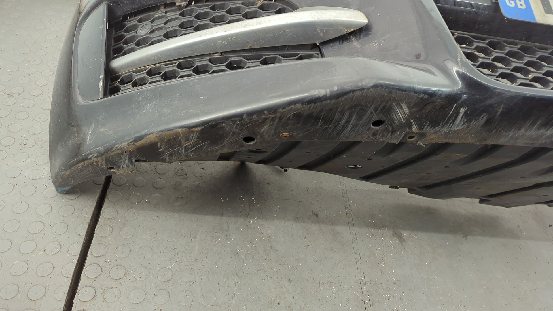 Бампер передний