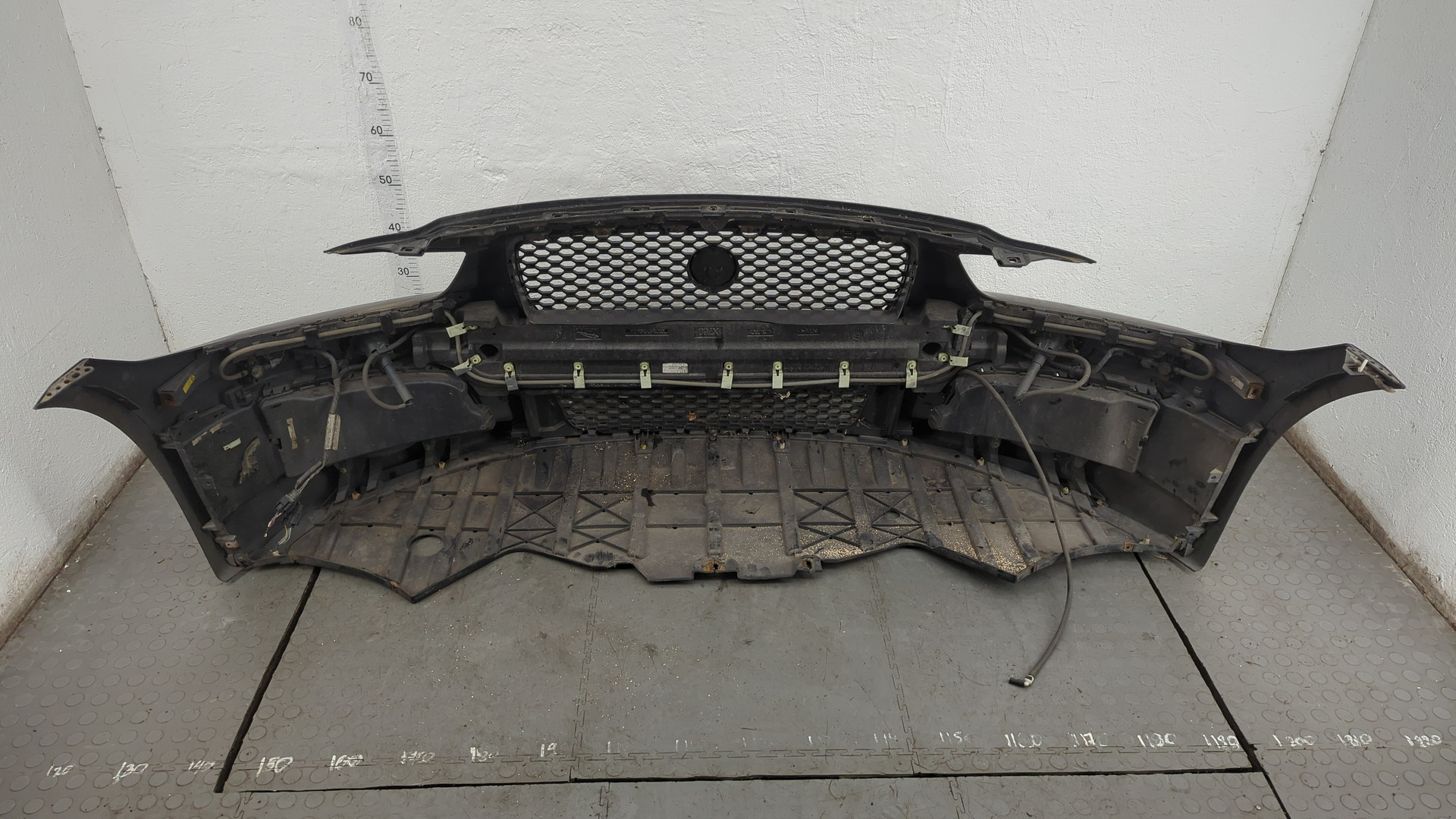 Бампер передний