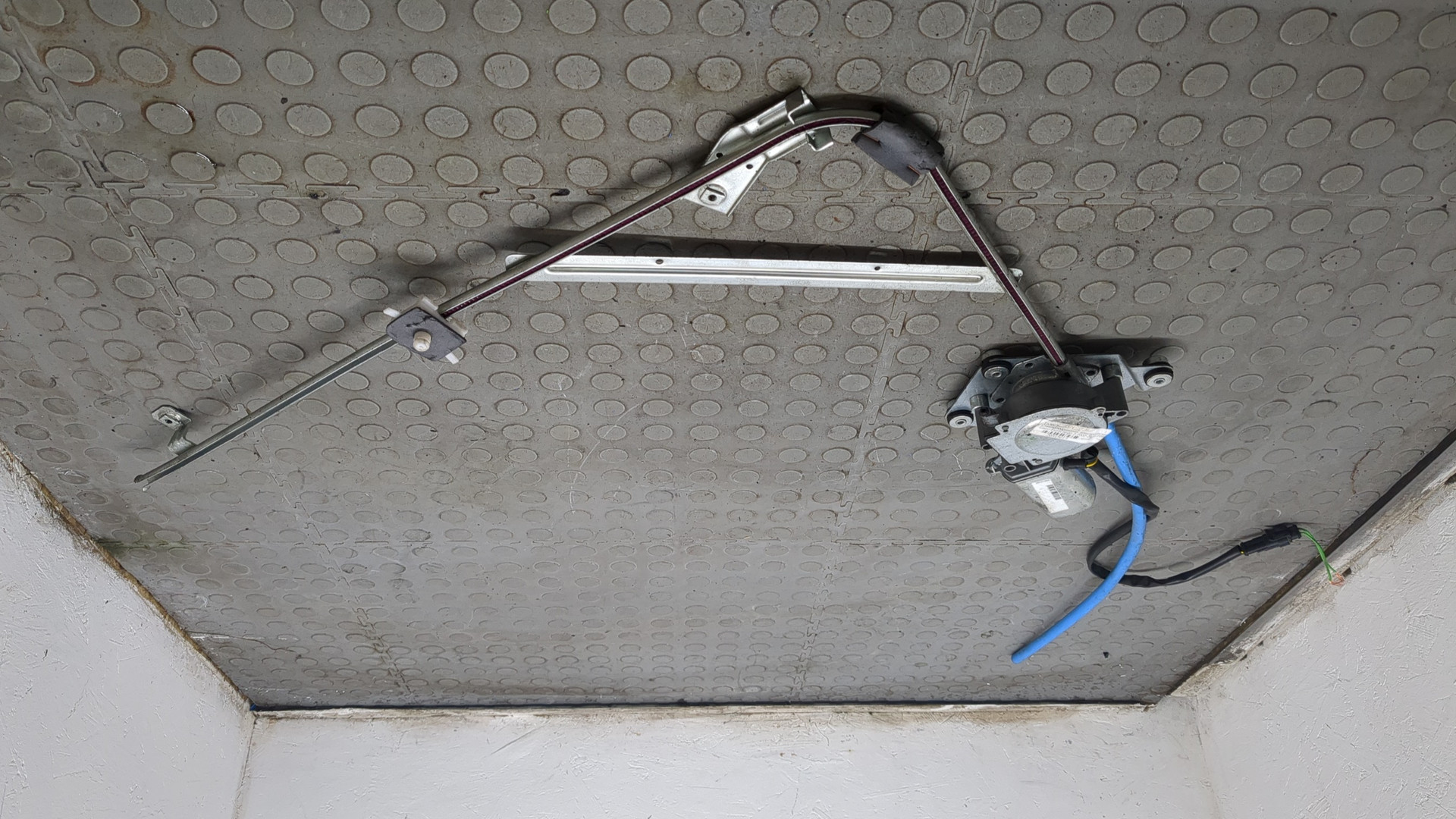 Стеклоподъемник электр. передний левый