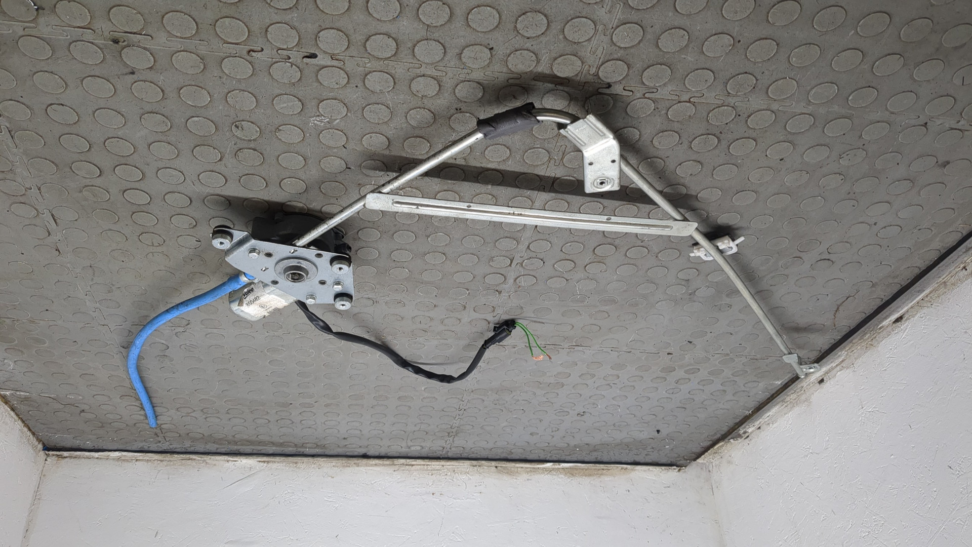 Стеклоподъемник электр. передний левый