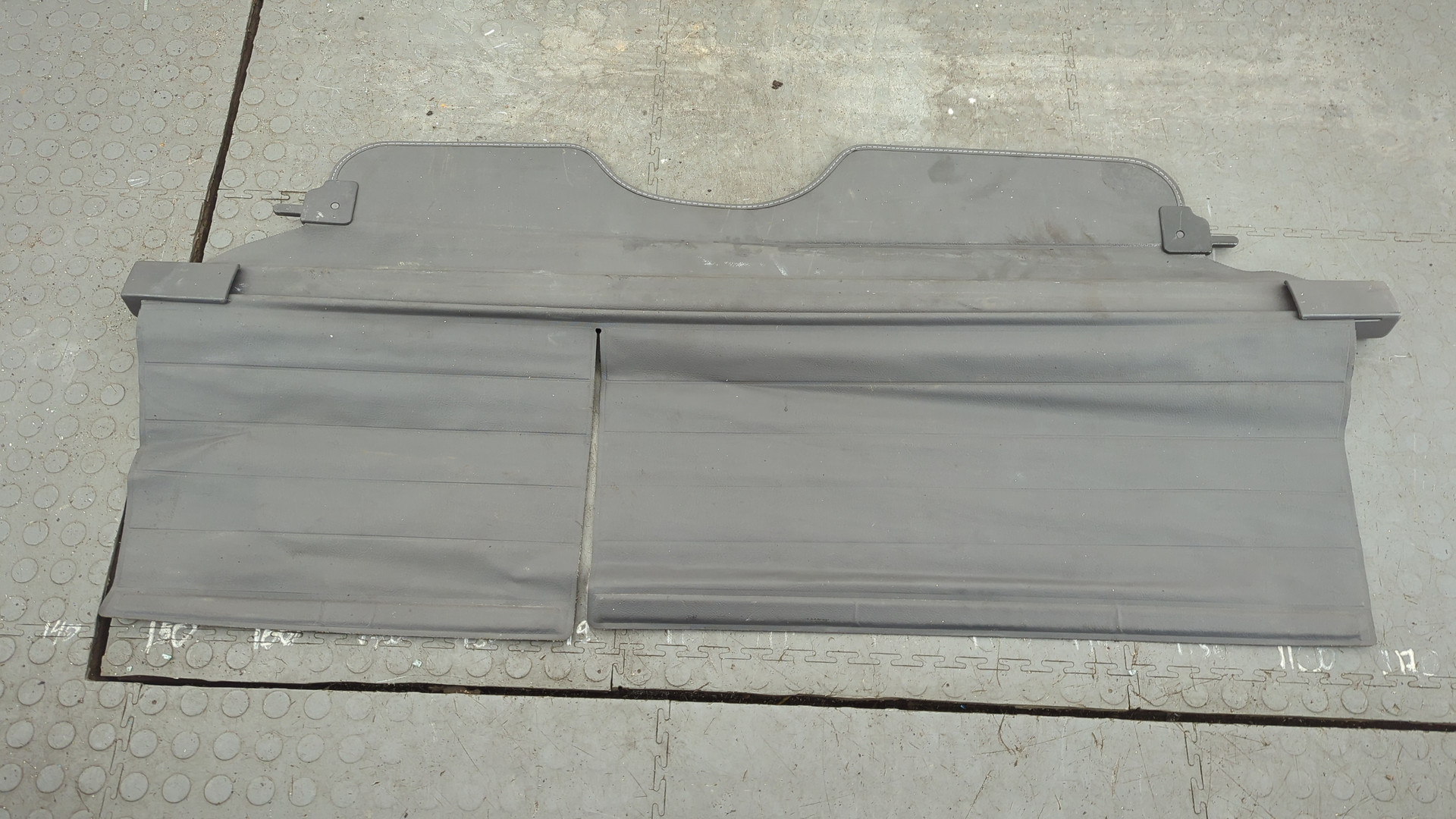 Шторка багажника