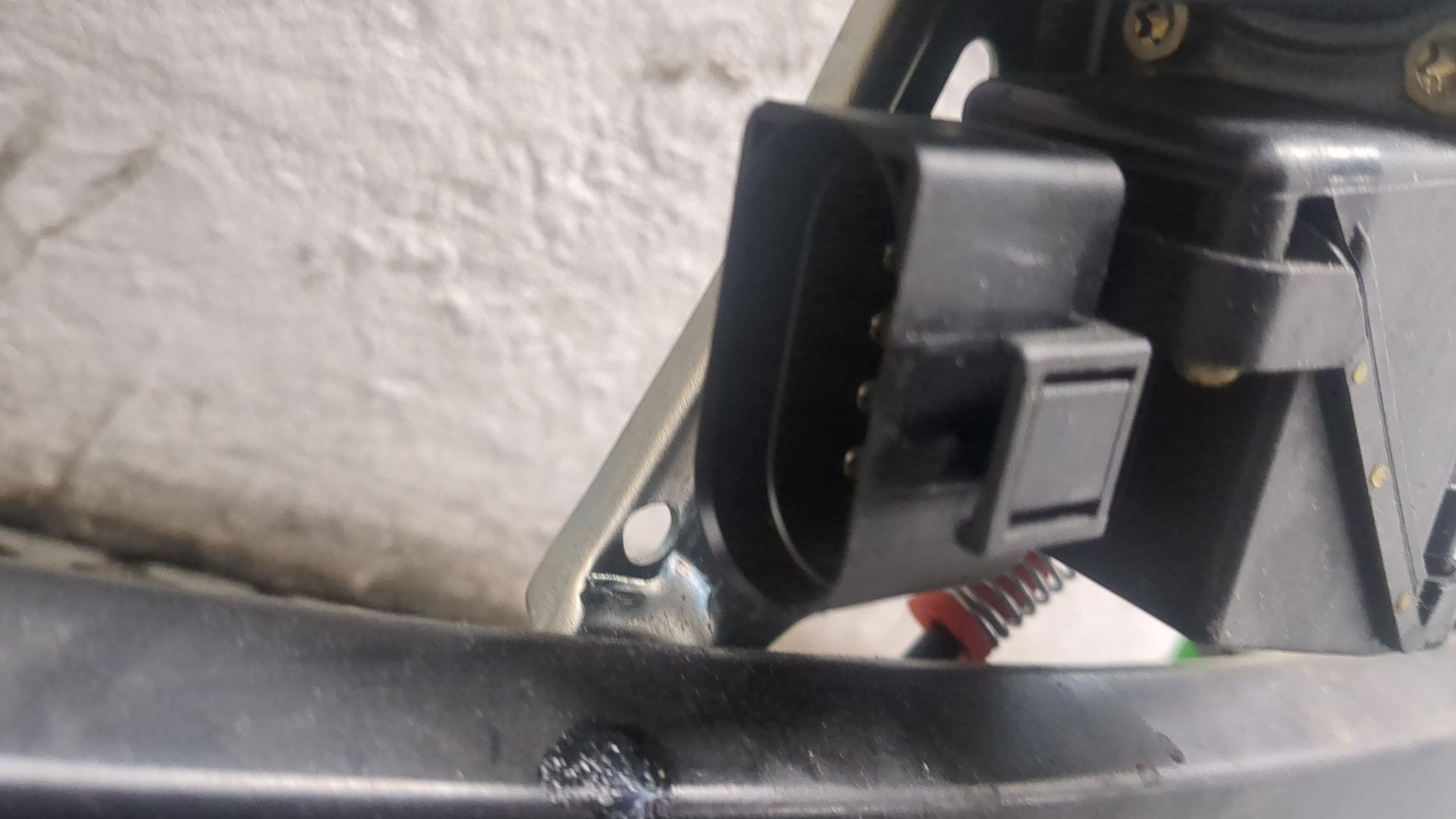 Стеклоподъемник электр. передний левый