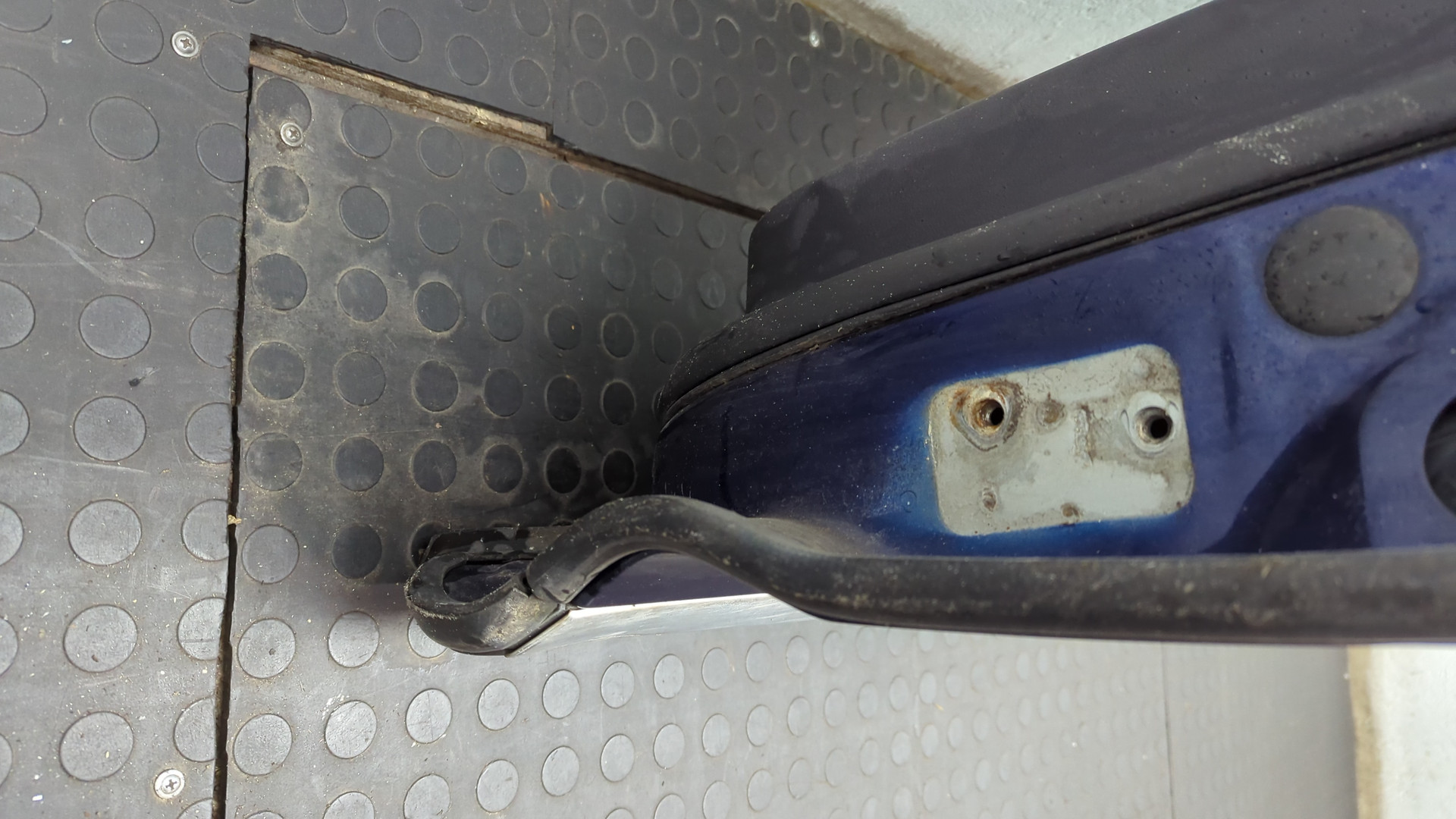 Дверь задняя левая