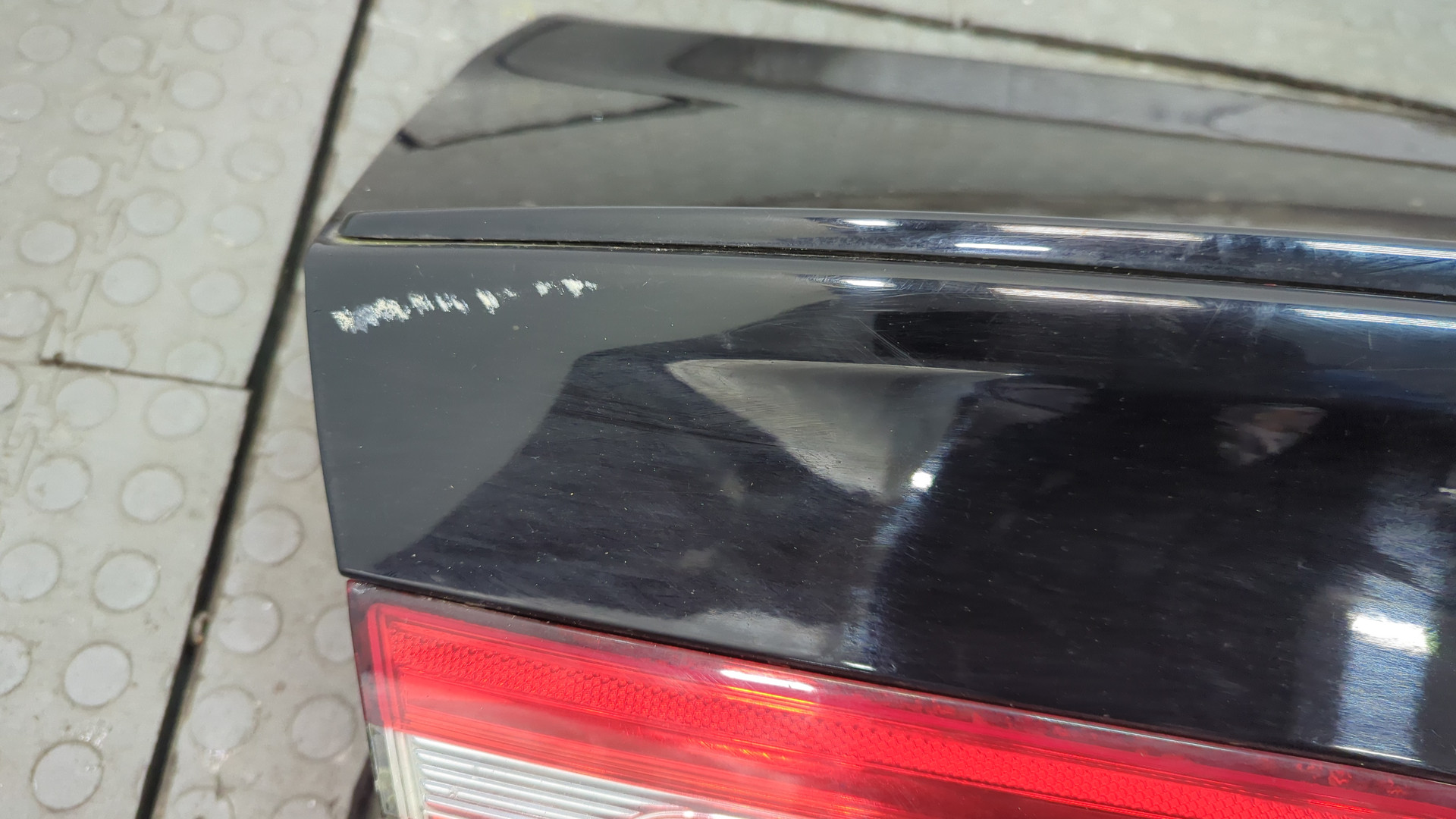 Дверь багажника