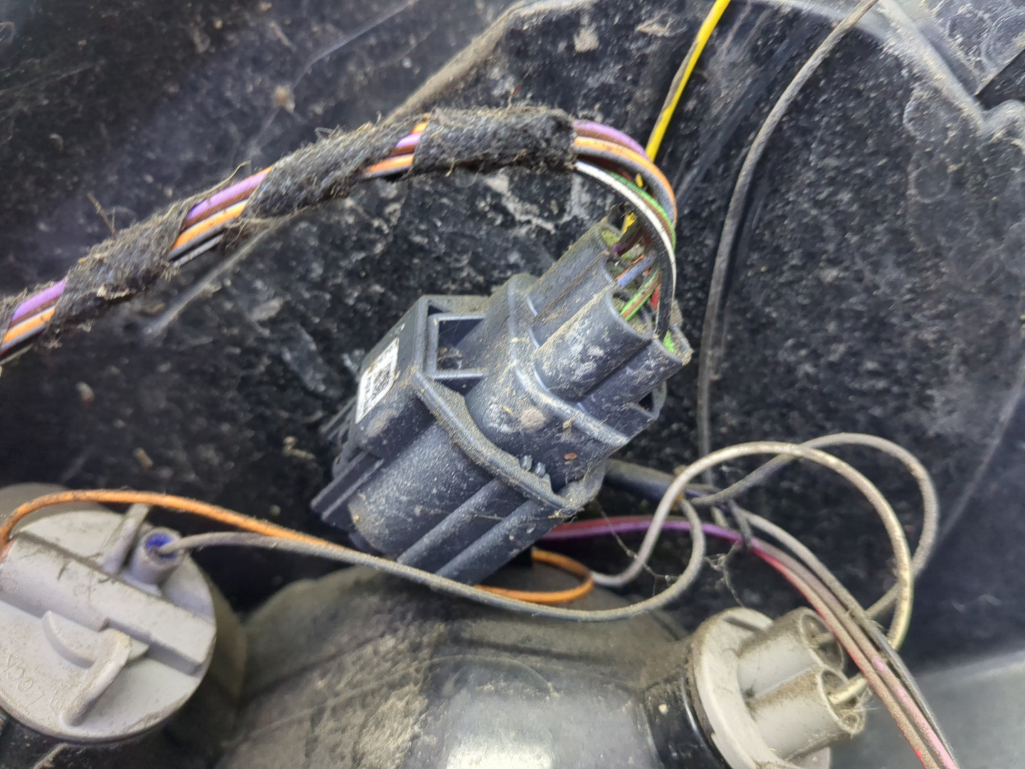 Фонарь задний левый