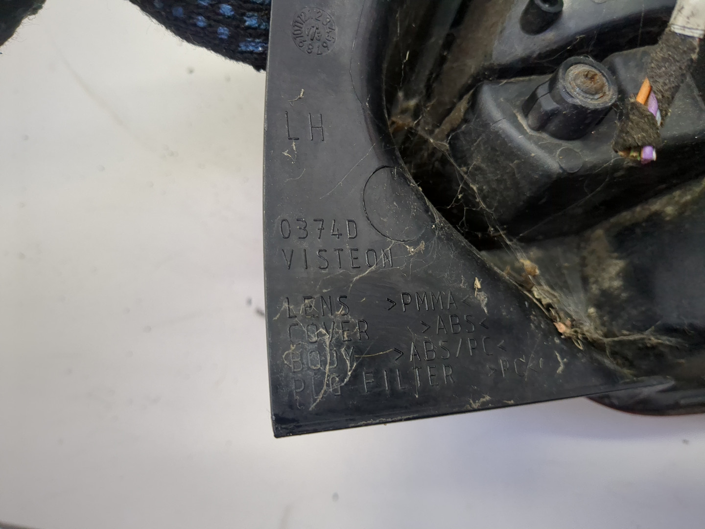 Фонарь задний левый