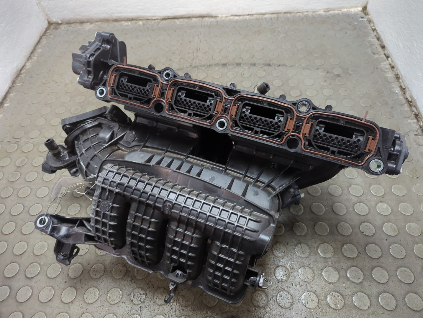 Коллектор впускной