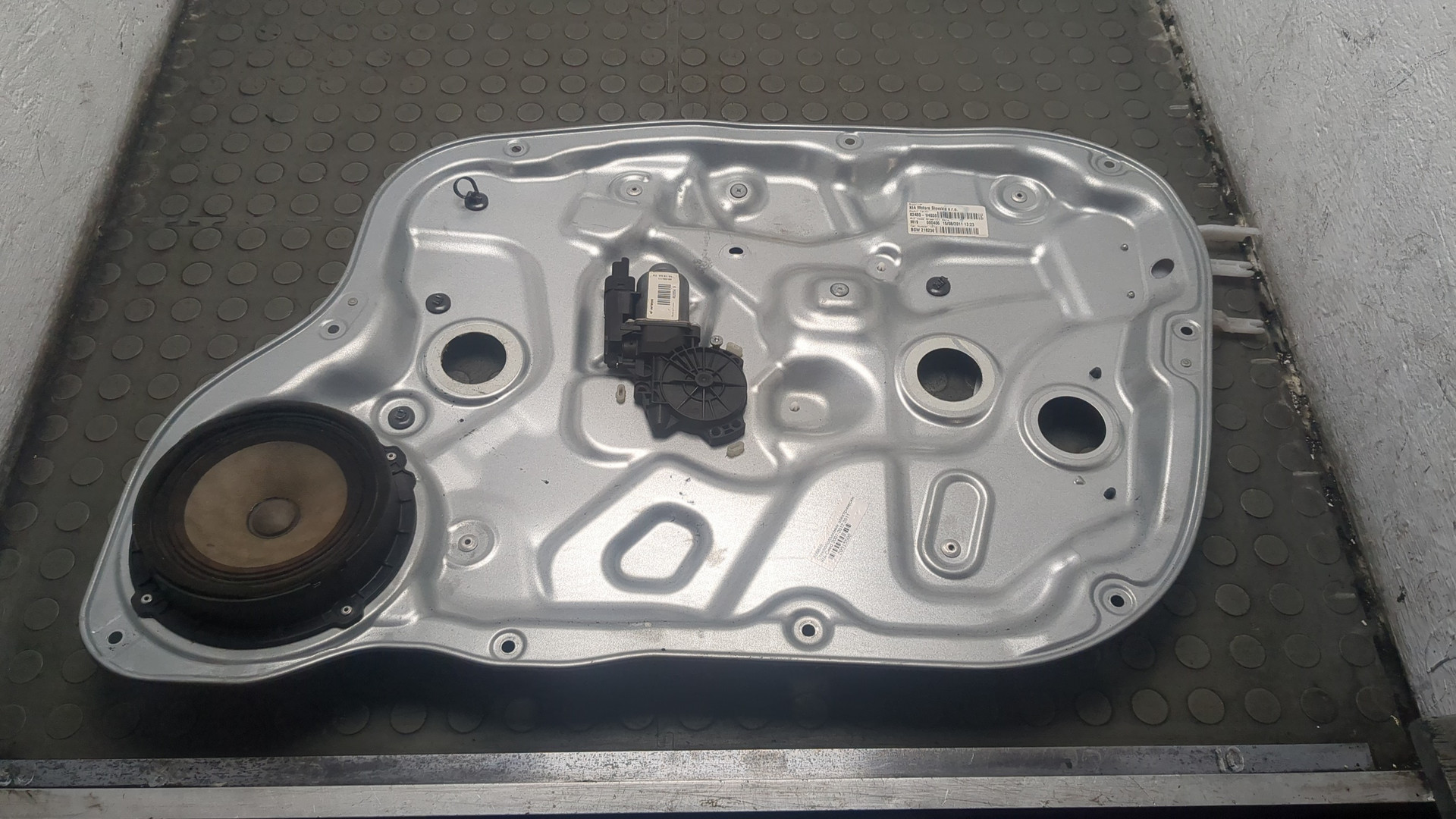 Стеклоподъемник электр. передний правый