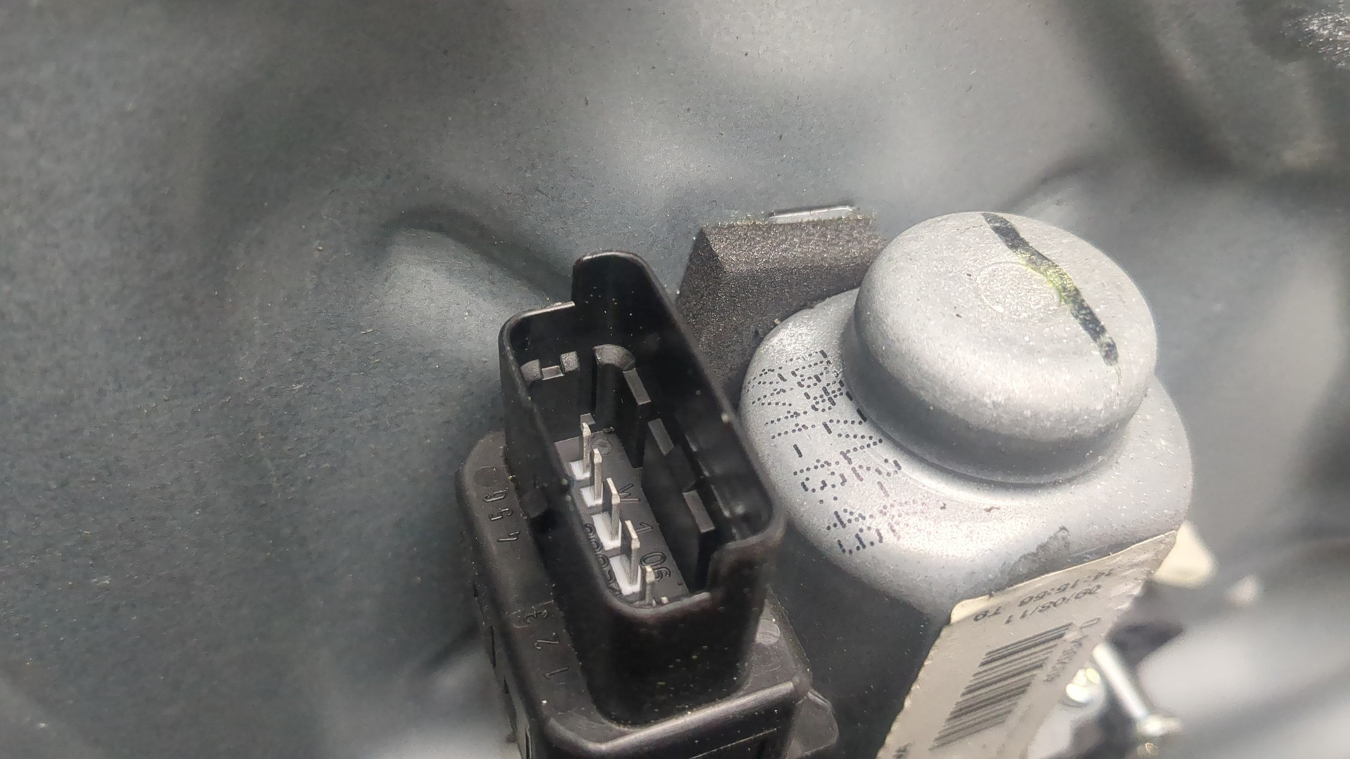 Стеклоподъемник электр. передний правый