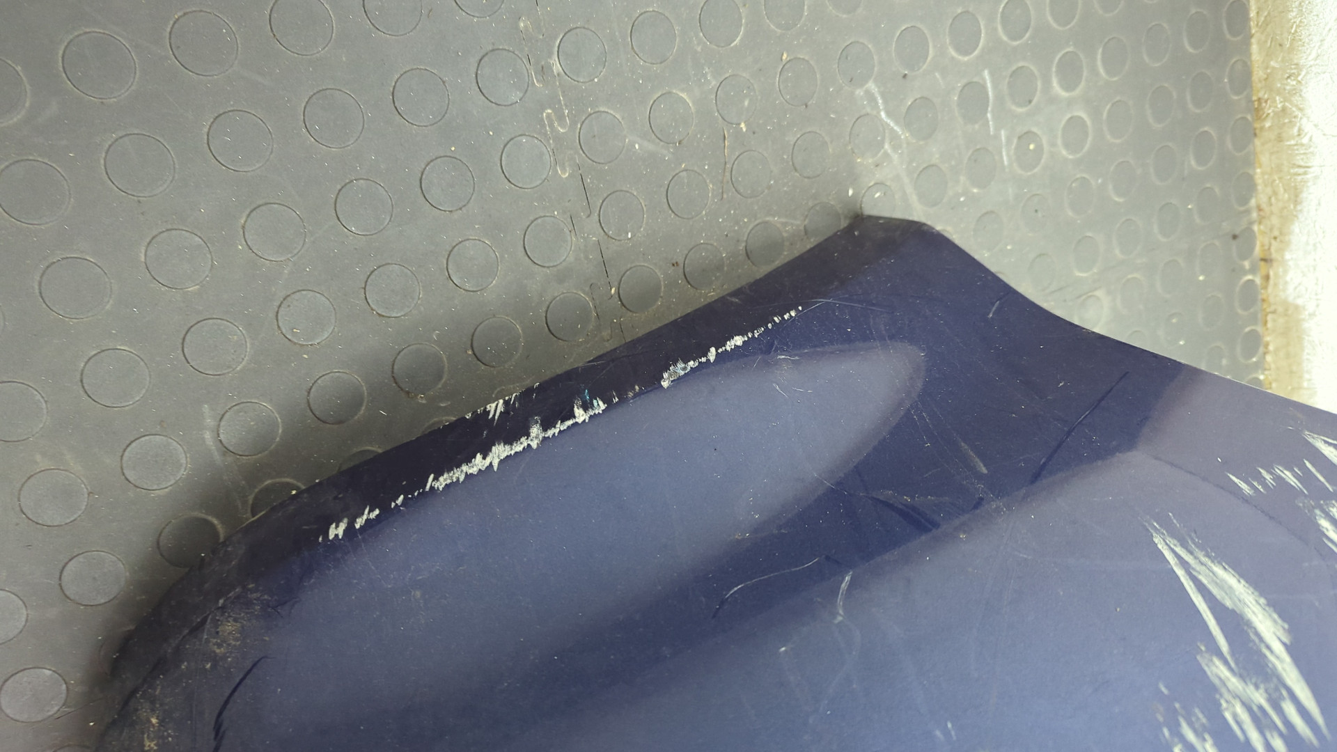 Бампер задний