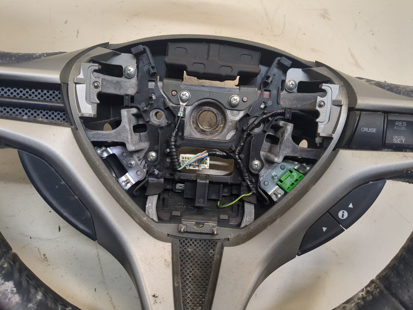 Рулевое колесо (руль)