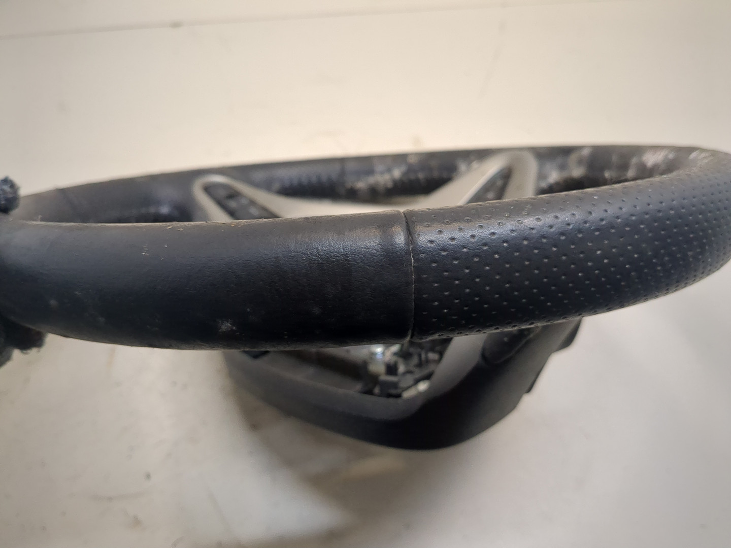 Рулевое колесо (руль)