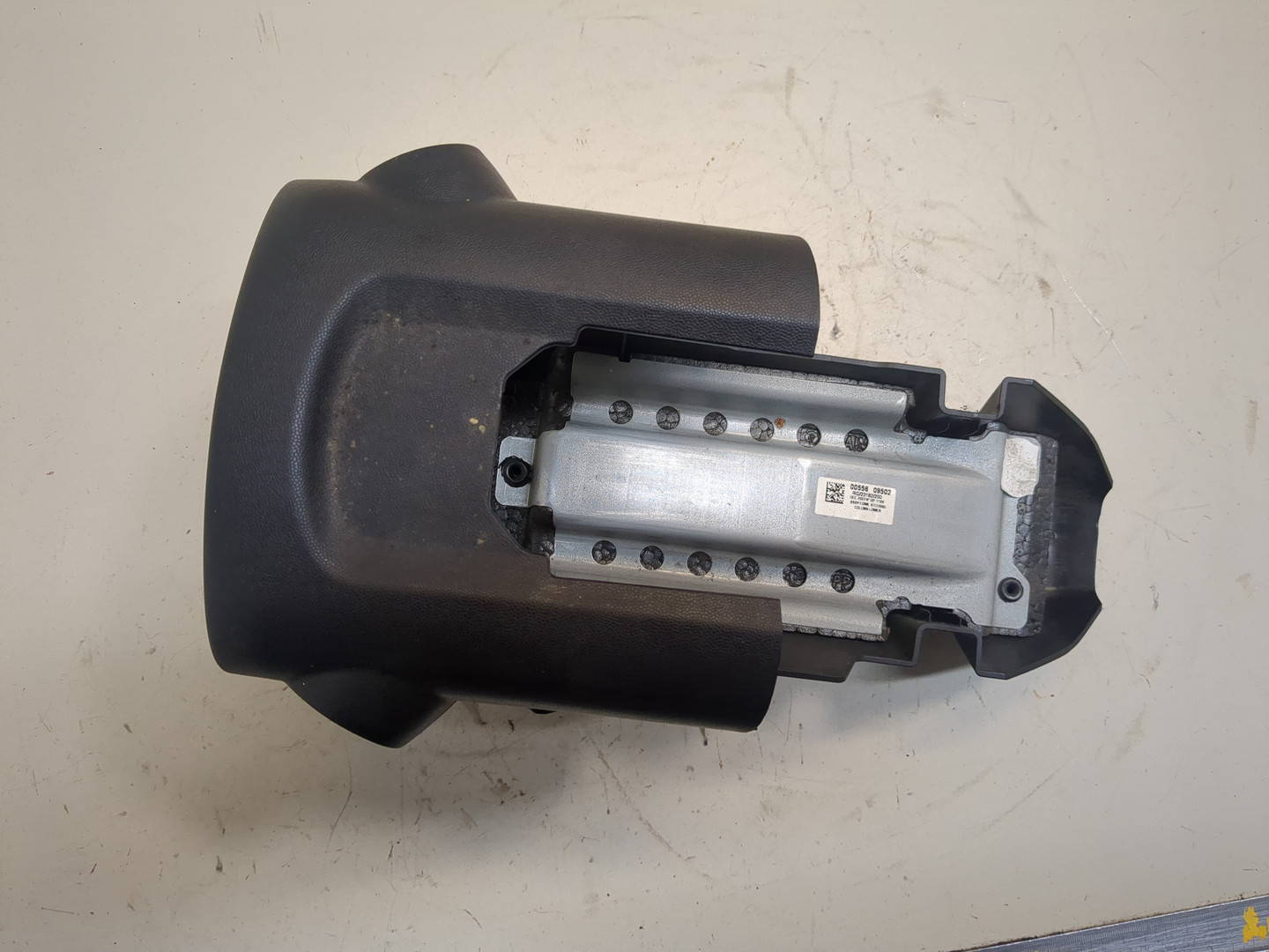 Кожух рулевой колонки