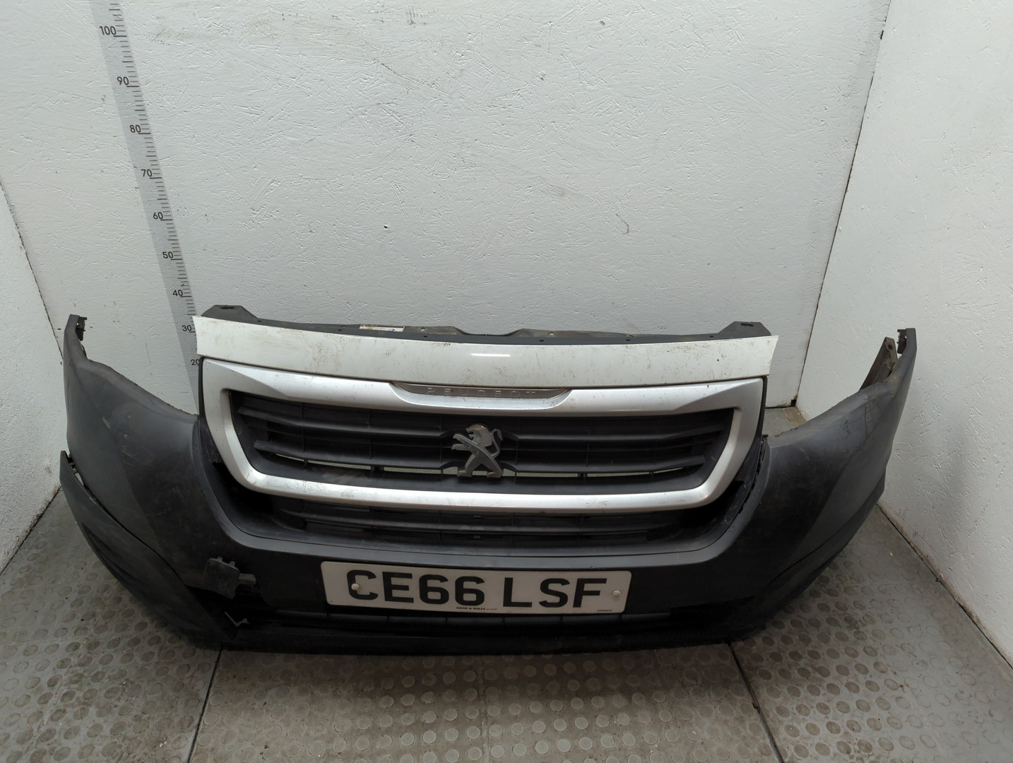 Бампер передний