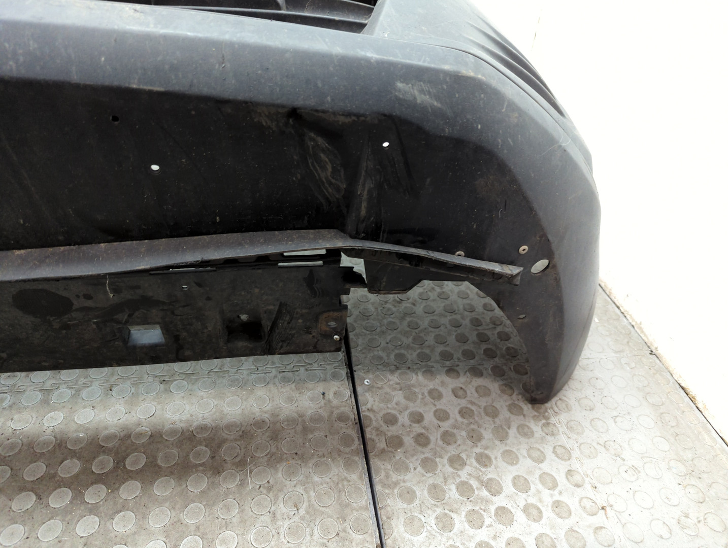 Бампер передний