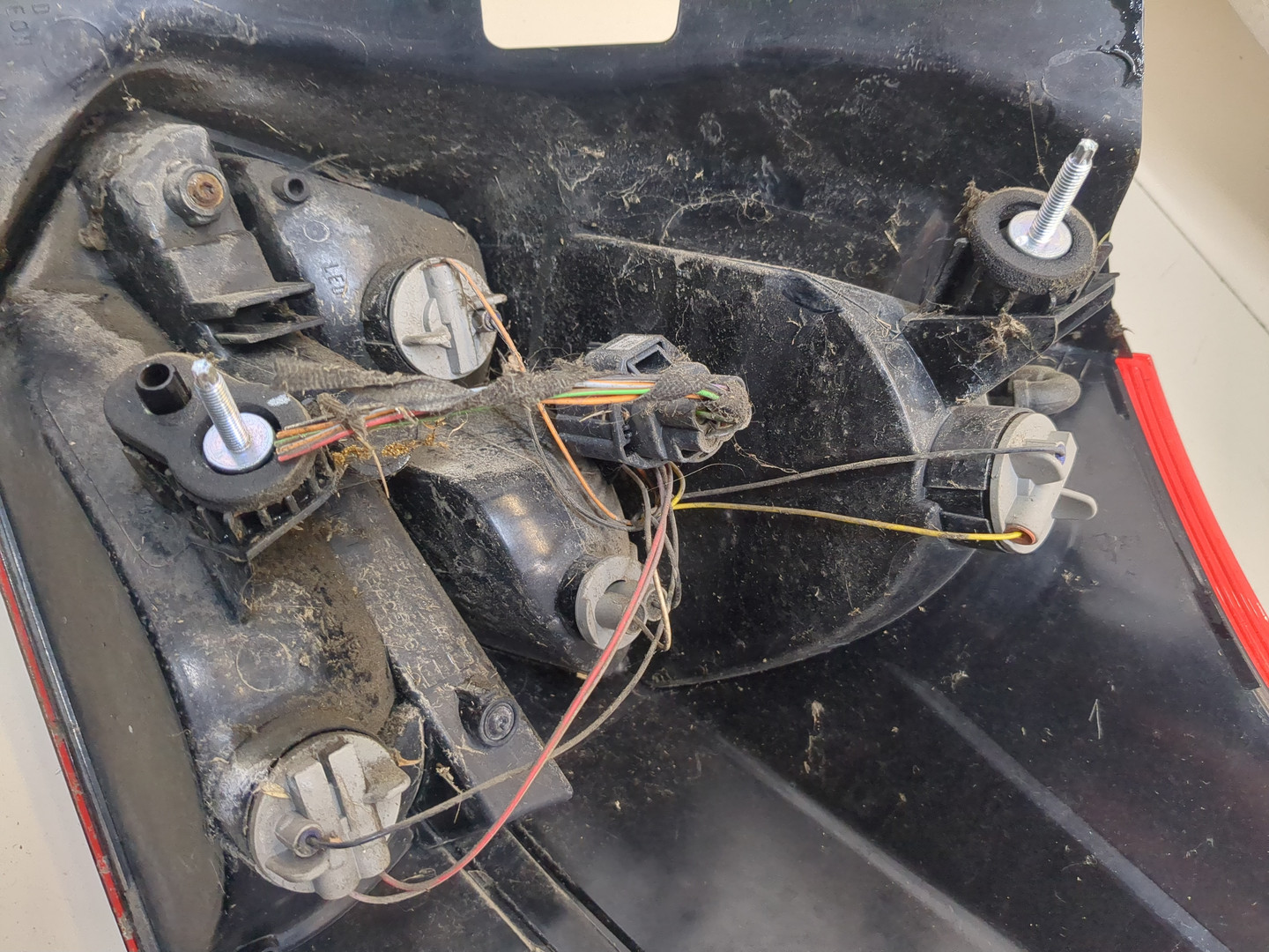 Фонарь задний левый