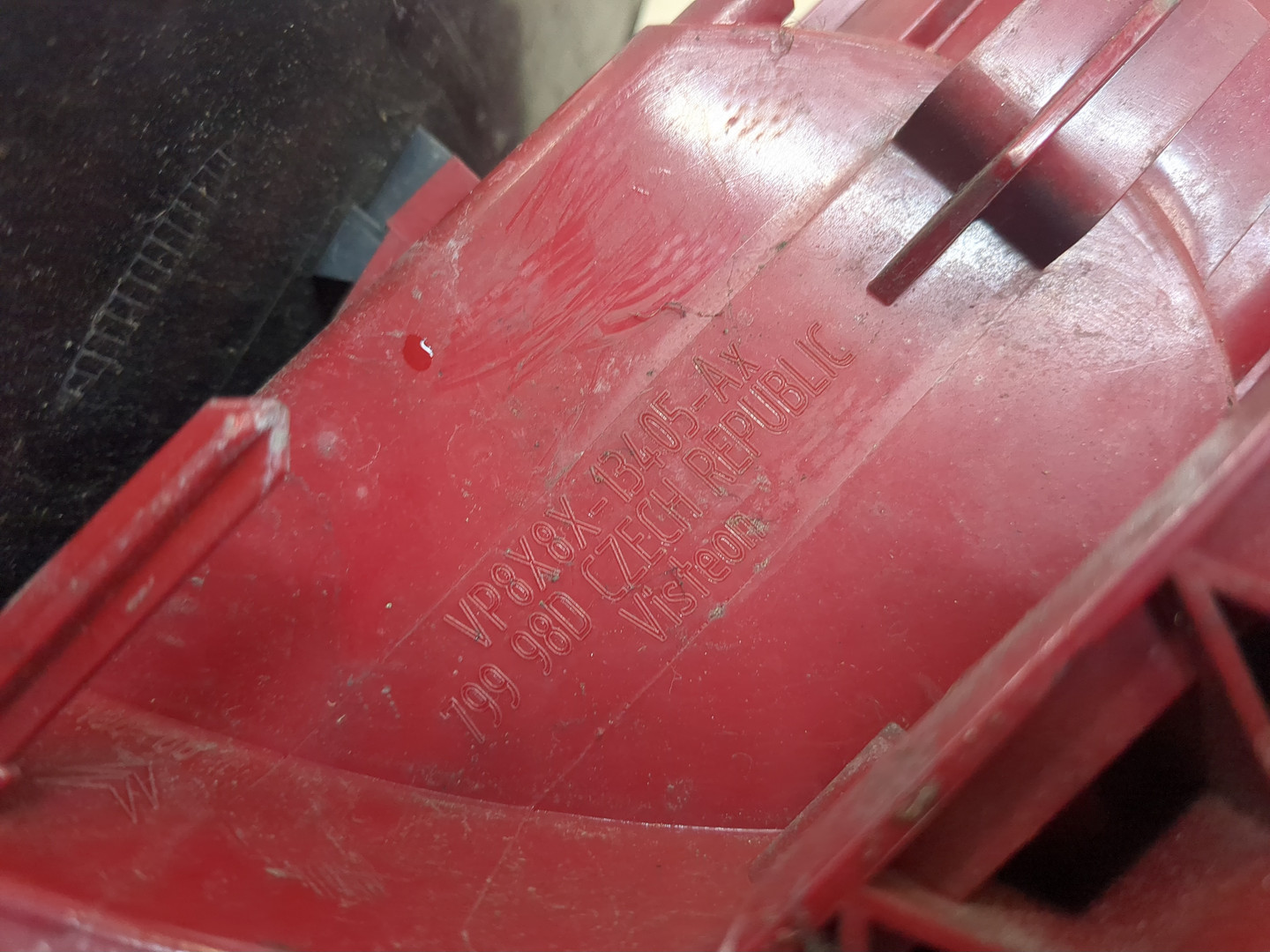 Фонарь задний левый