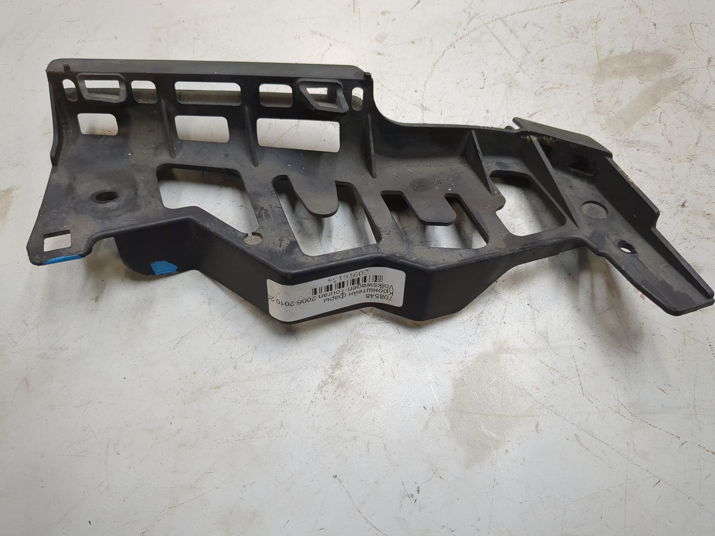 Кронштейн фар правый